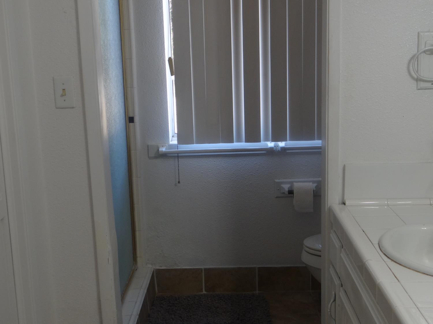2712 W Mesa Ave, Fresno, CA 93711
