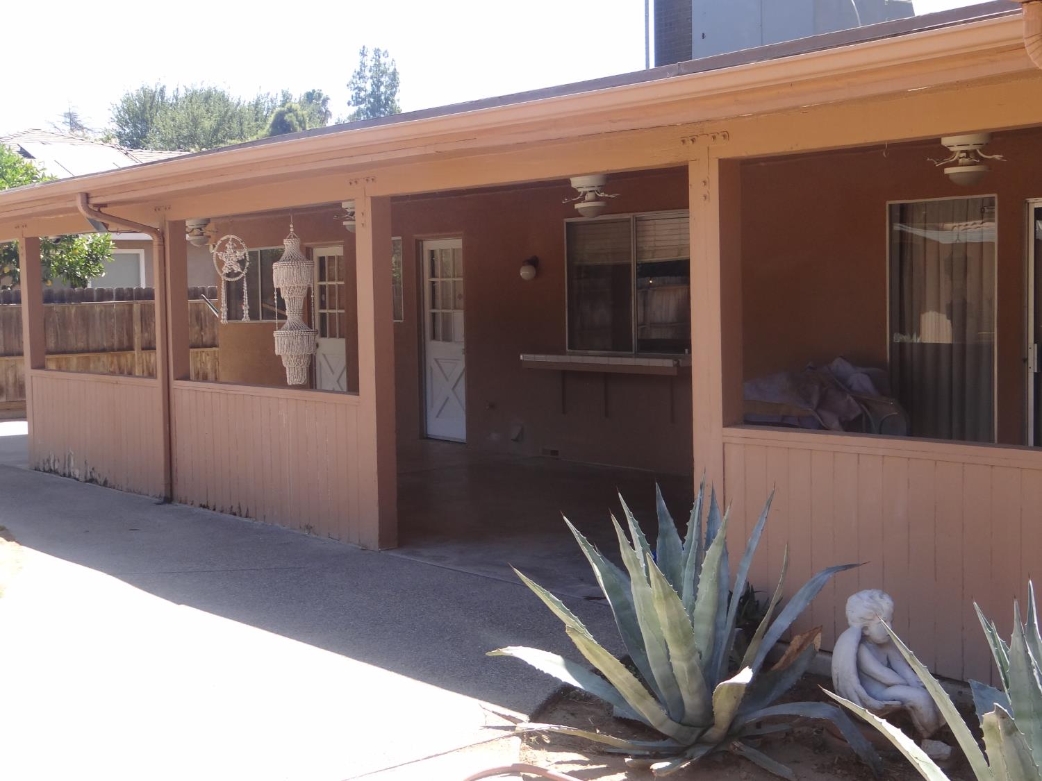 2712 W Mesa Ave, Fresno, CA 93711
