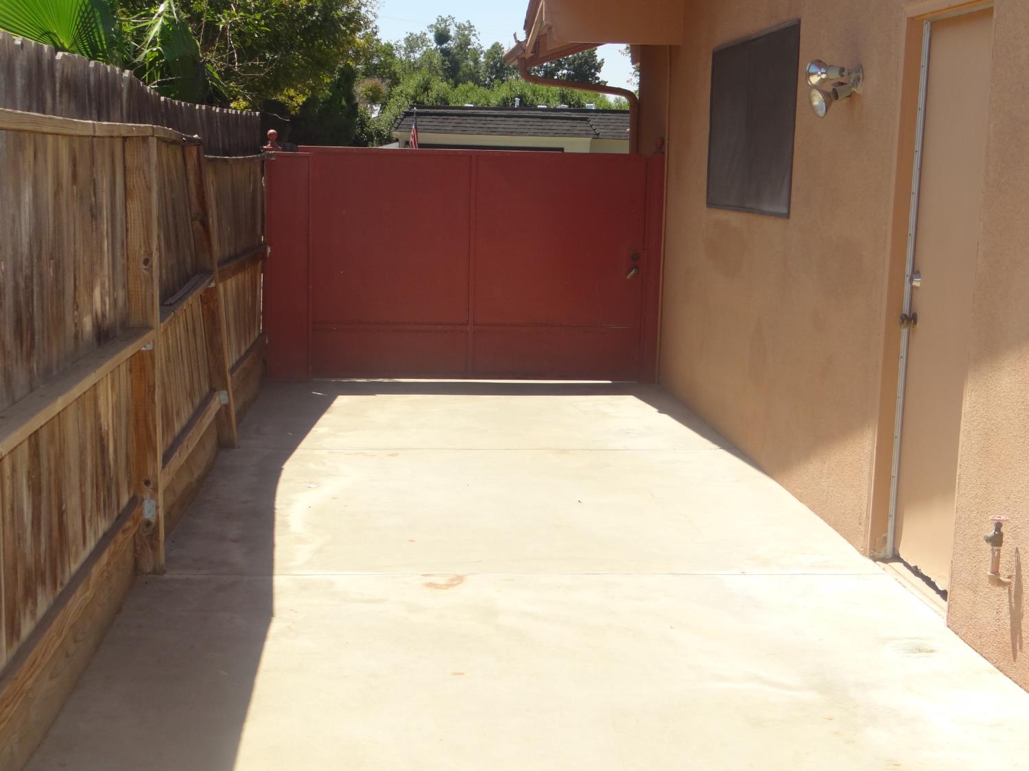 2712 W Mesa Ave, Fresno, CA 93711