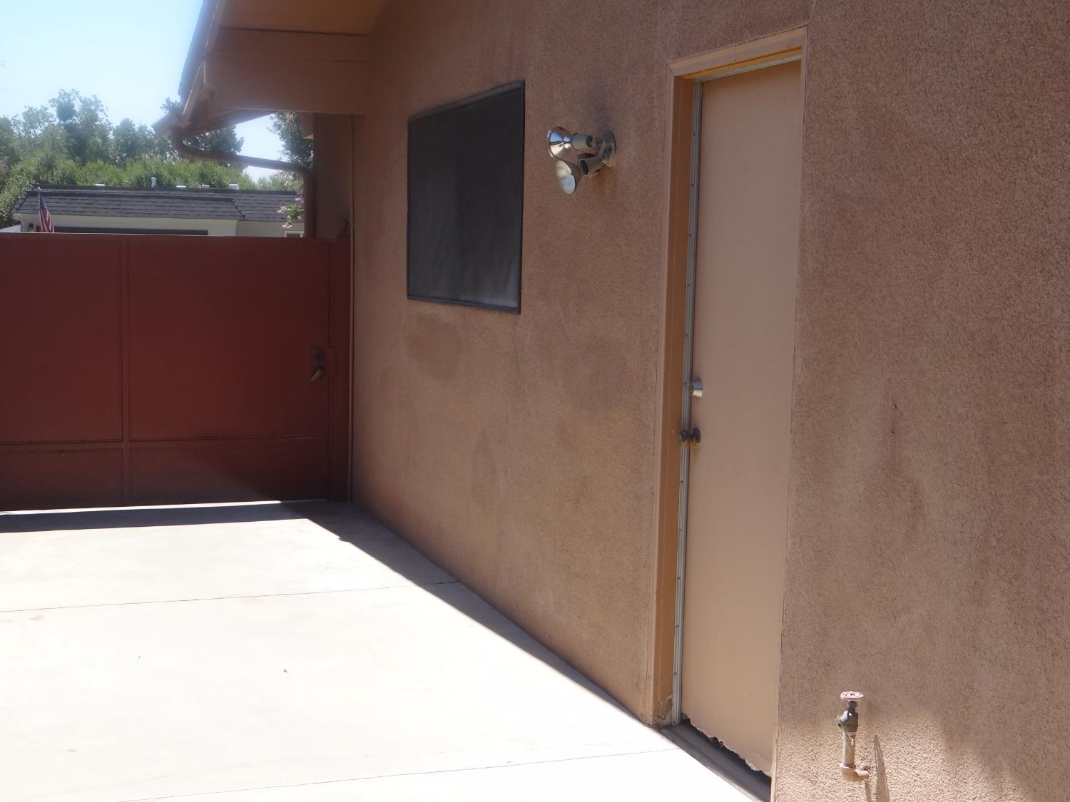 2712 W Mesa Ave, Fresno, CA 93711