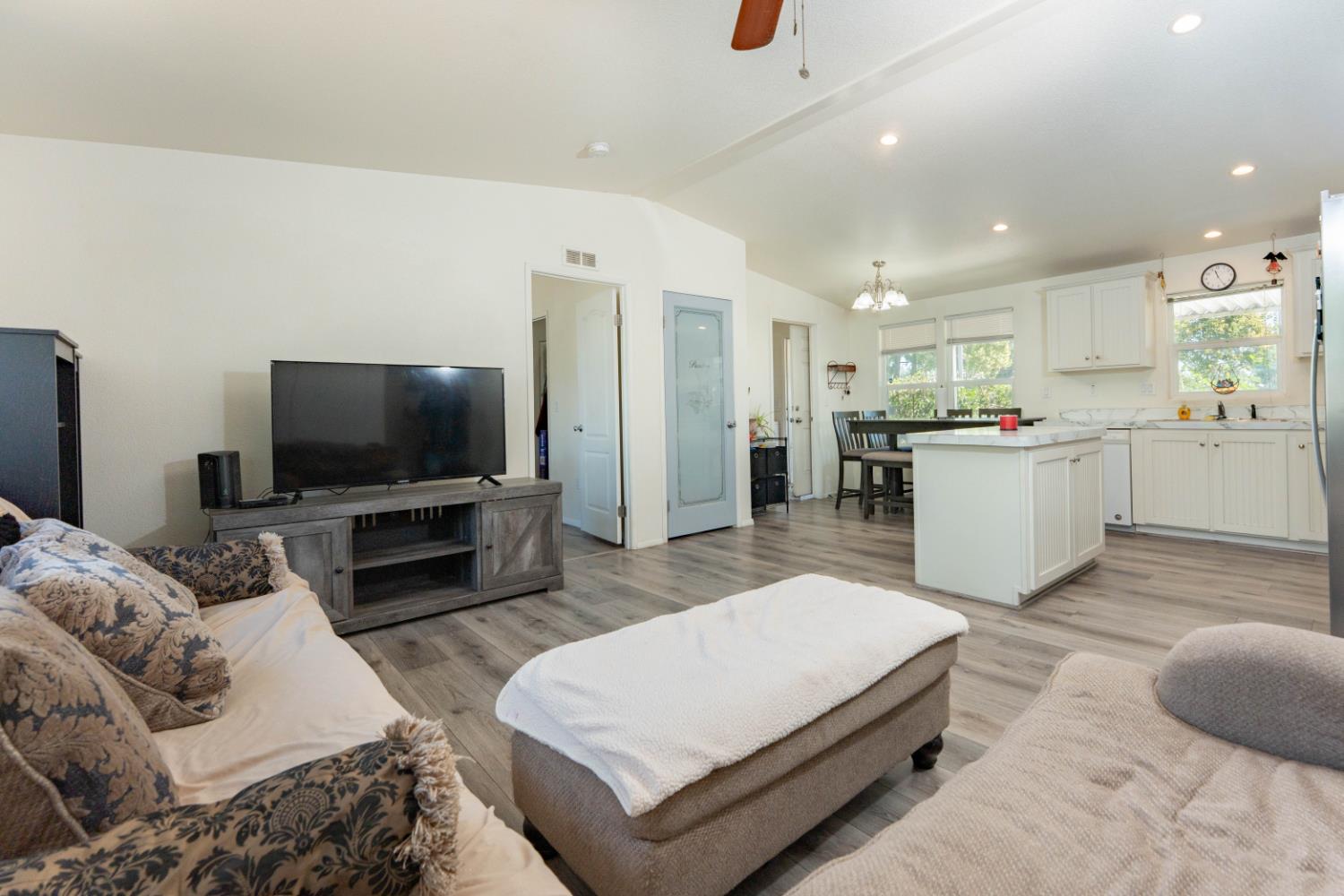415 N Akers St #Spc 1, Visalia, CA 93291
