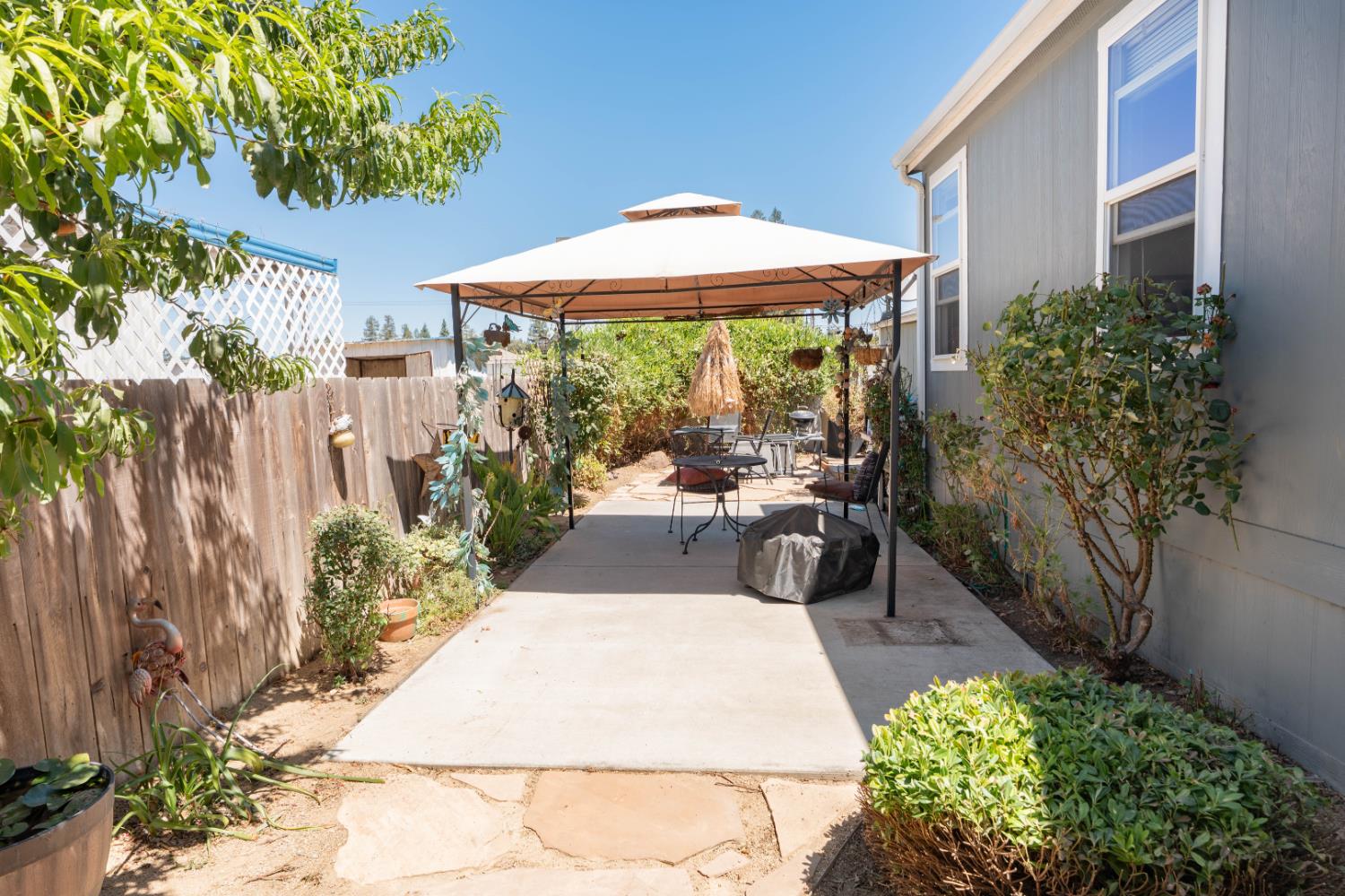 415 N Akers St #Spc 1, Visalia, CA 93291