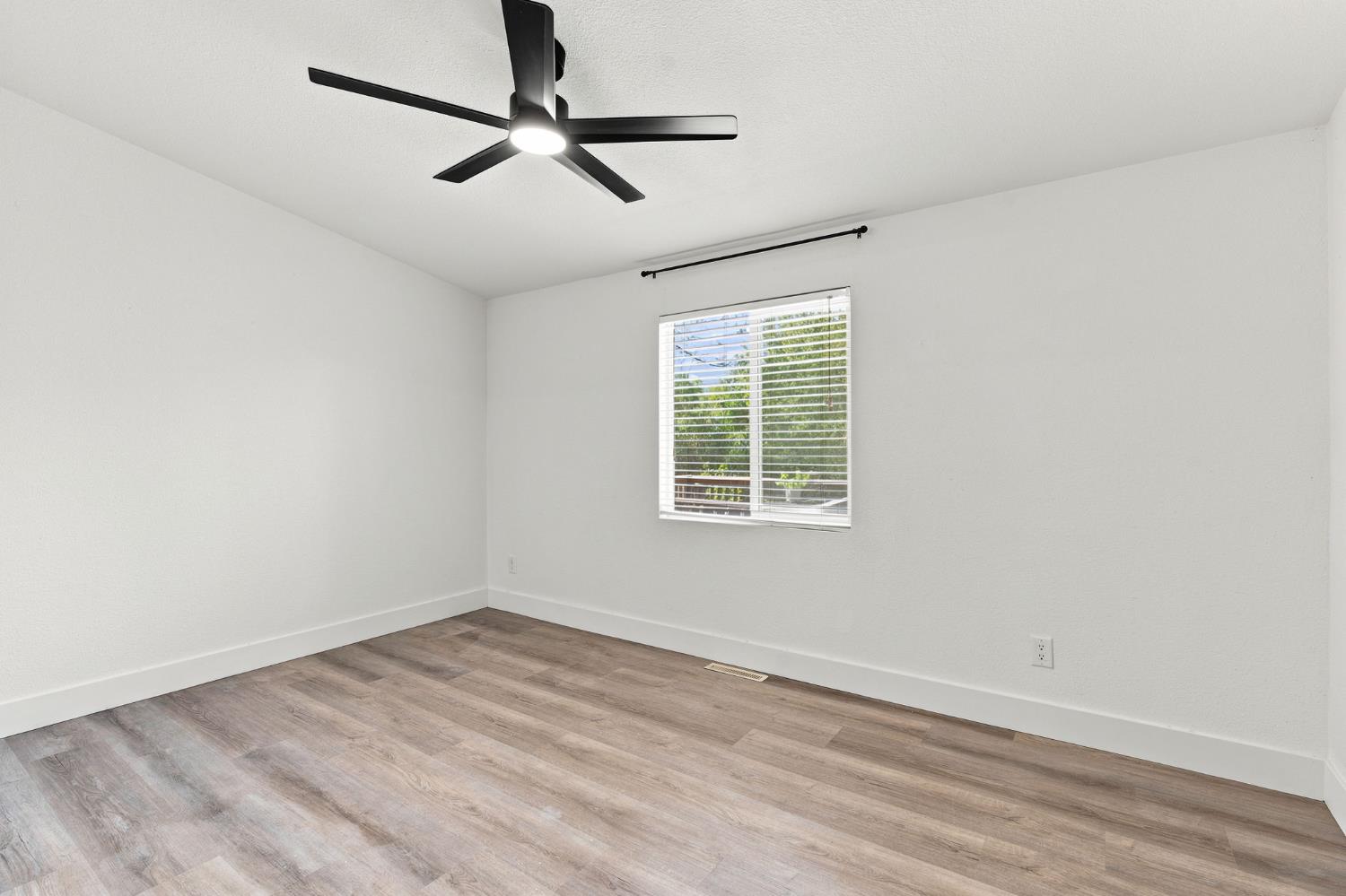 40869 Road 425A, Oakhurst, CA 93644
