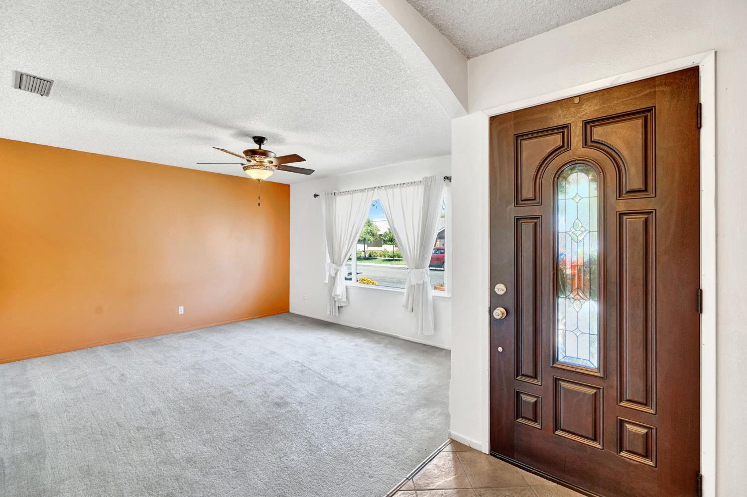 404 Fall Ave, Madera, CA 93637