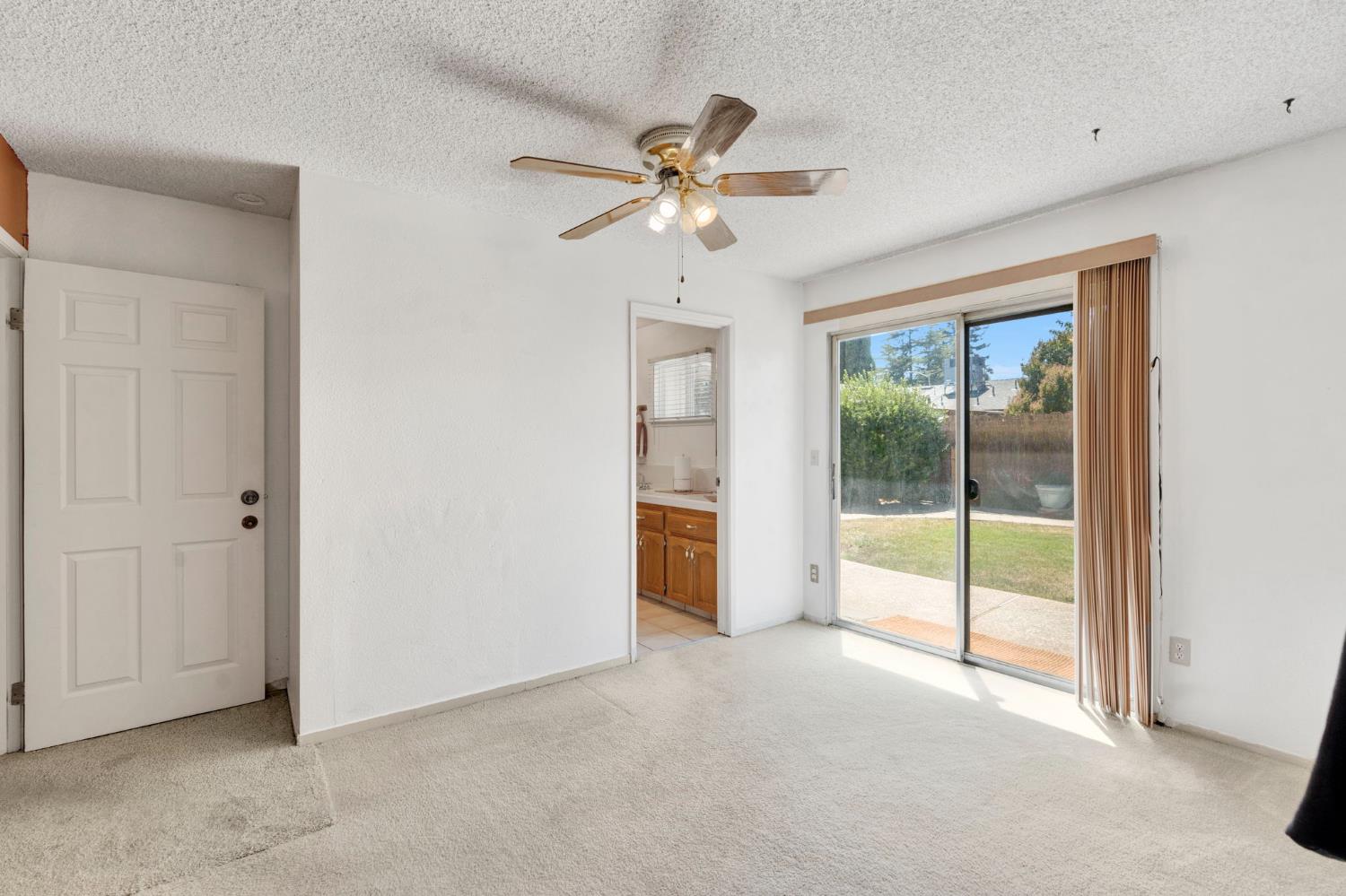 404 Fall Ave, Madera, CA 93637
