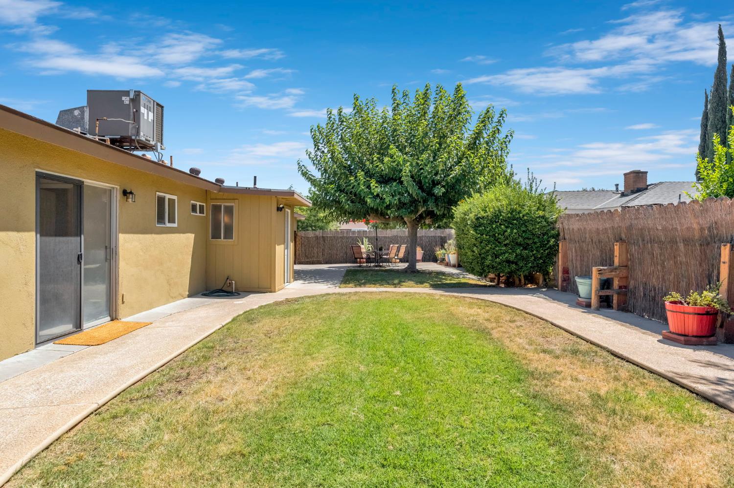 404 Fall Ave, Madera, CA 93637