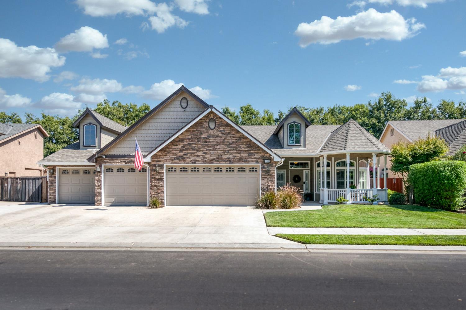 106 Moody Ave, Clovis, CA 93619