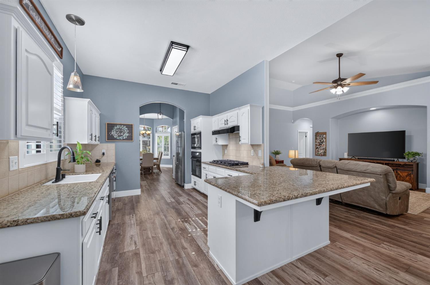 106 Moody Ave, Clovis, CA 93619