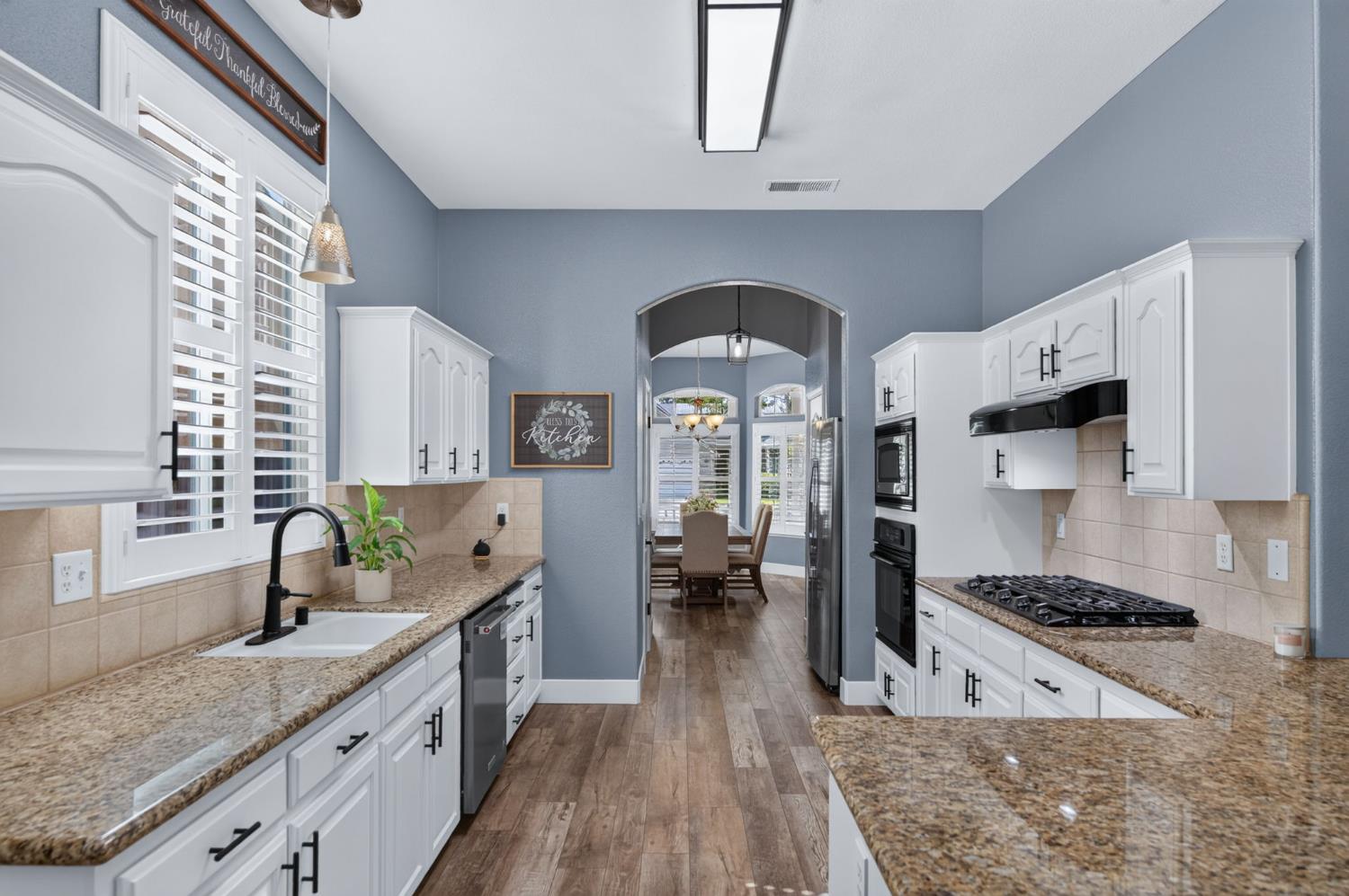 106 Moody Ave, Clovis, CA 93619