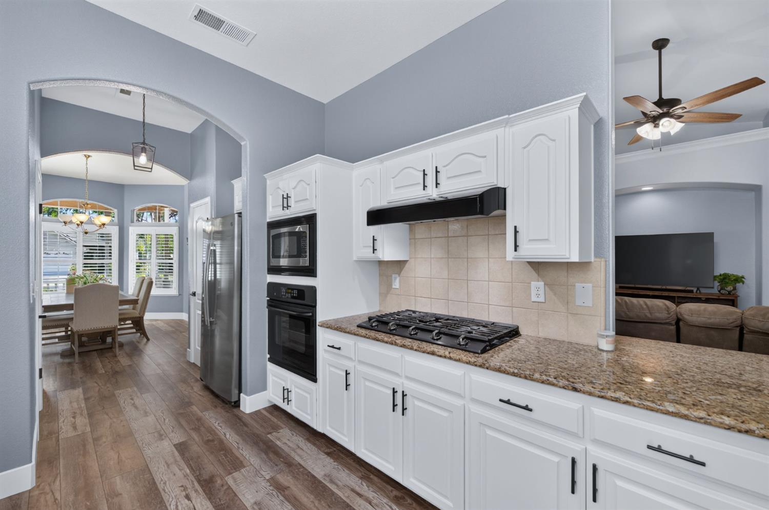 106 Moody Ave, Clovis, CA 93619