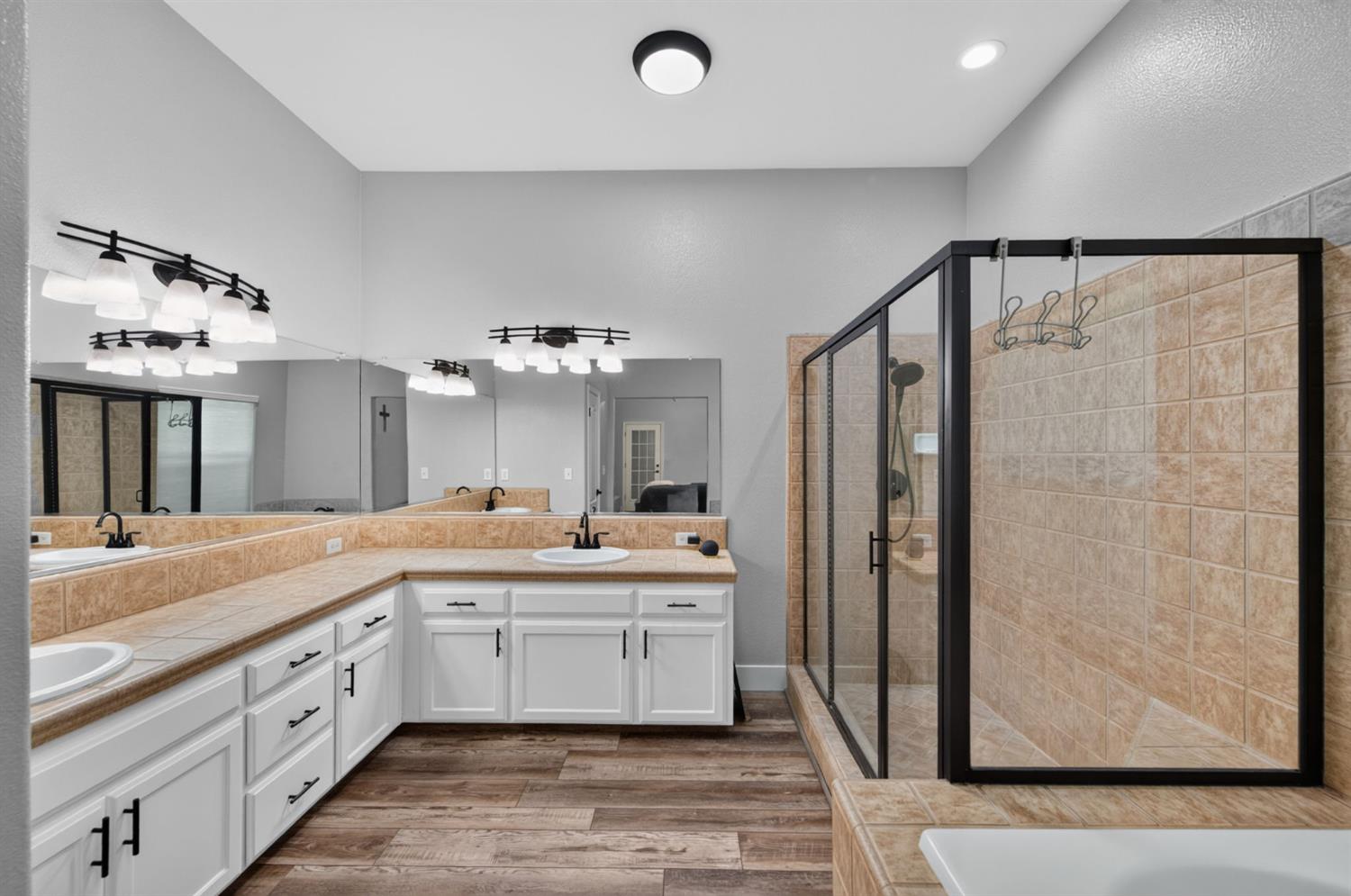 106 Moody Ave, Clovis, CA 93619