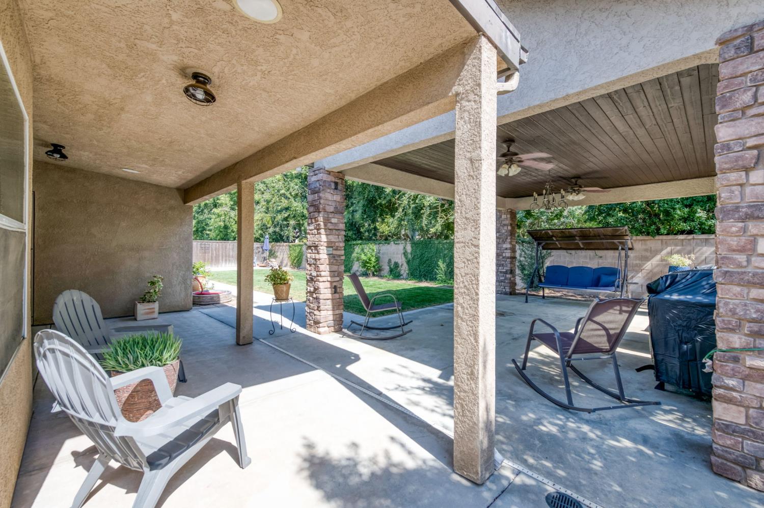 106 Moody Ave, Clovis, CA 93619