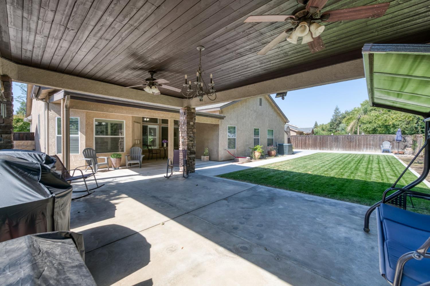 106 Moody Ave, Clovis, CA 93619