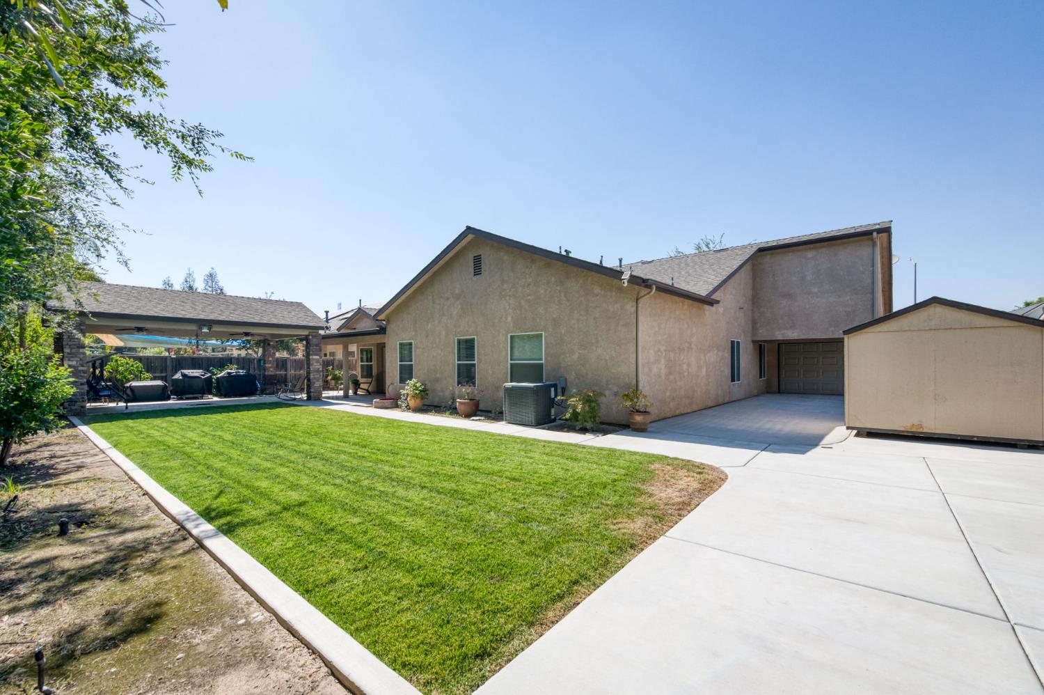 106 Moody Ave, Clovis, CA 93619