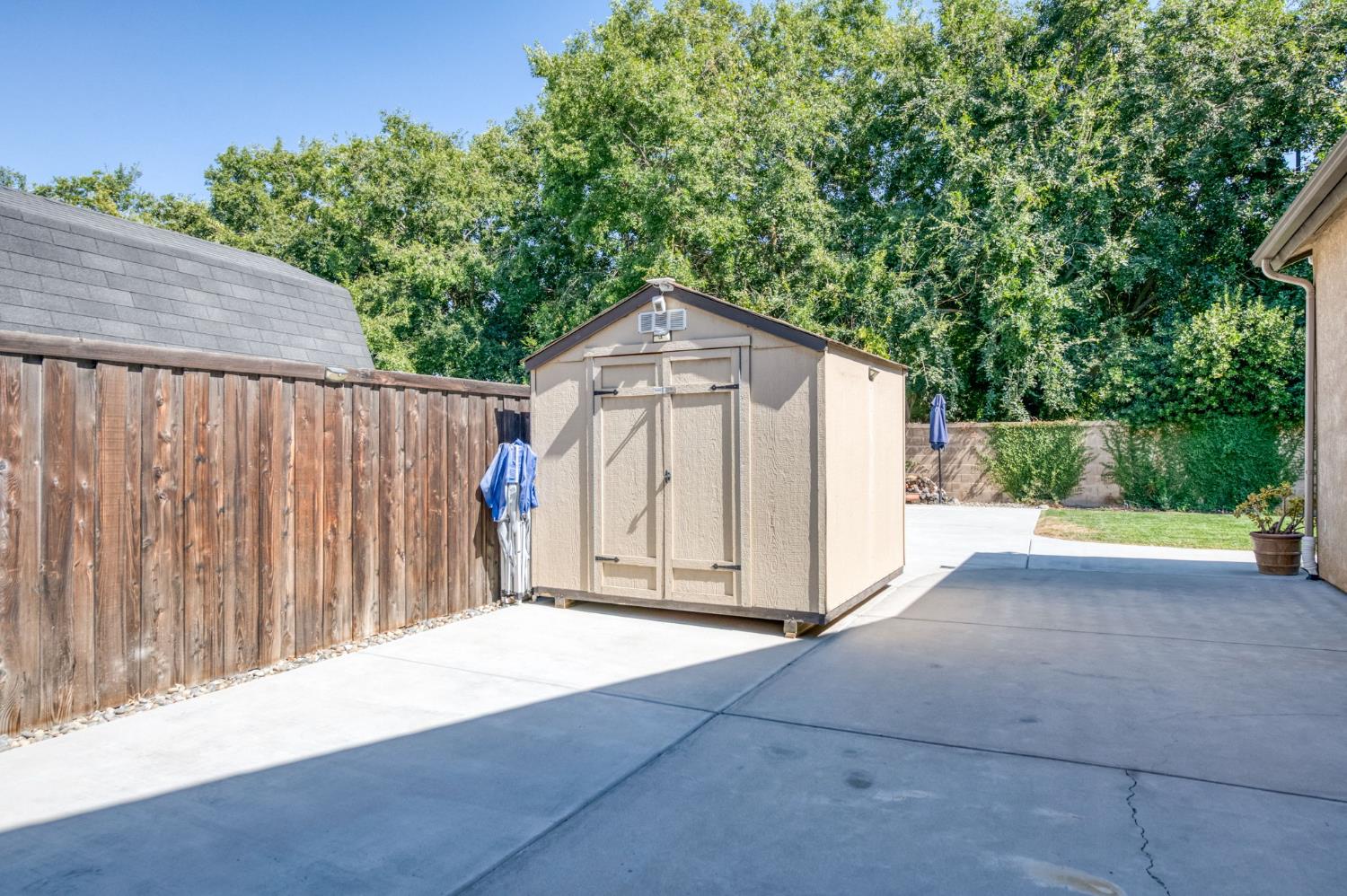 106 Moody Ave, Clovis, CA 93619