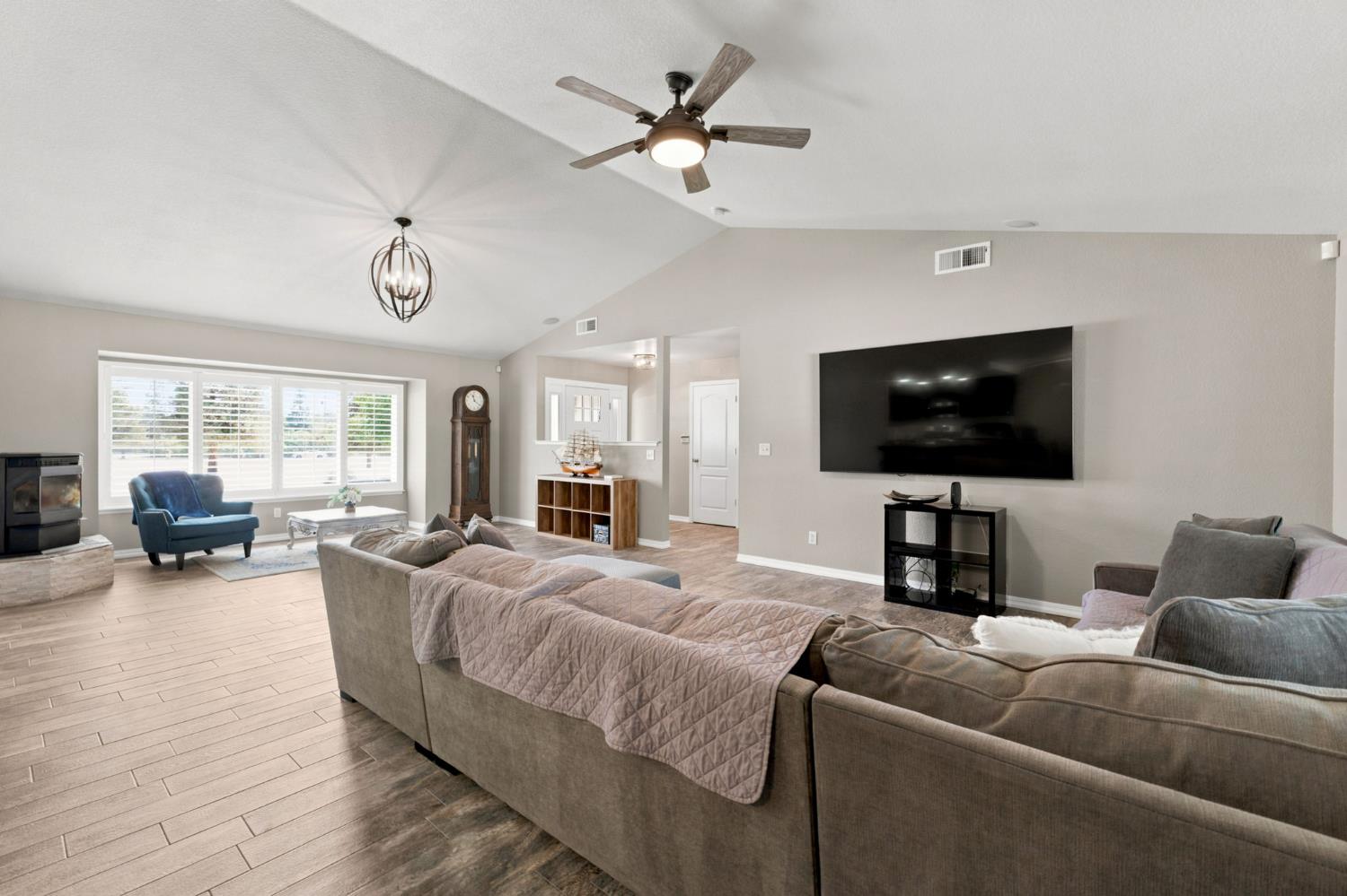 16176 Paula, Madera, CA 93636