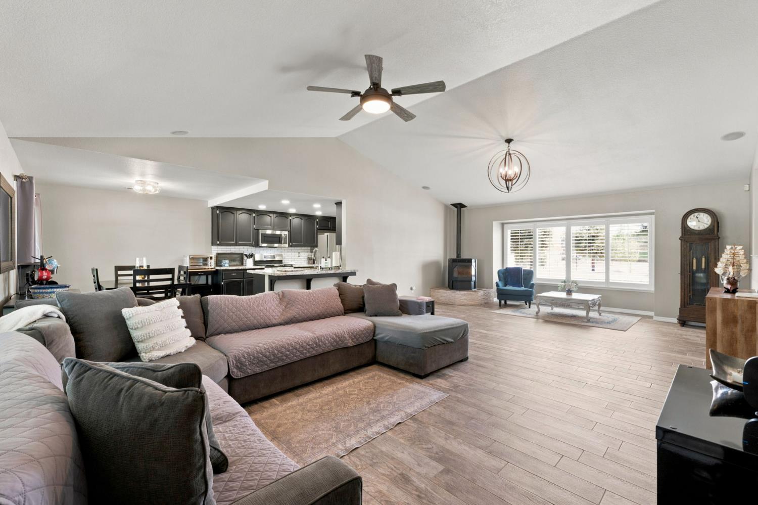 16176 Paula, Madera, CA 93636