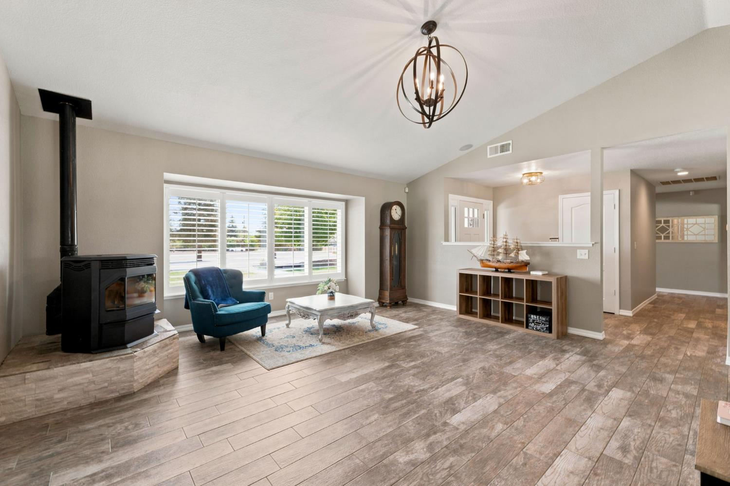 16176 Paula, Madera, CA 93636