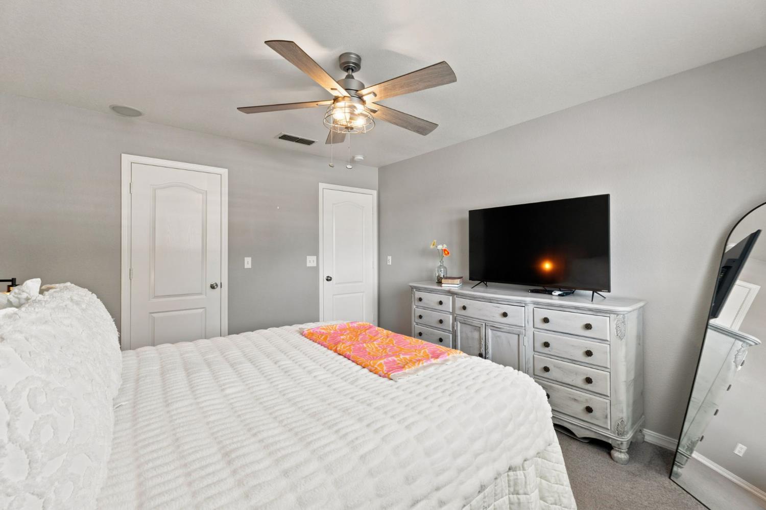 16176 Paula, Madera, CA 93636