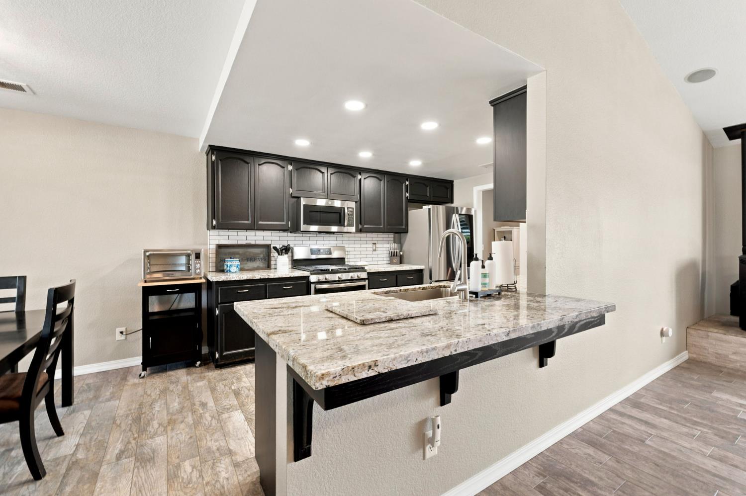 16176 Paula, Madera, CA 93636
