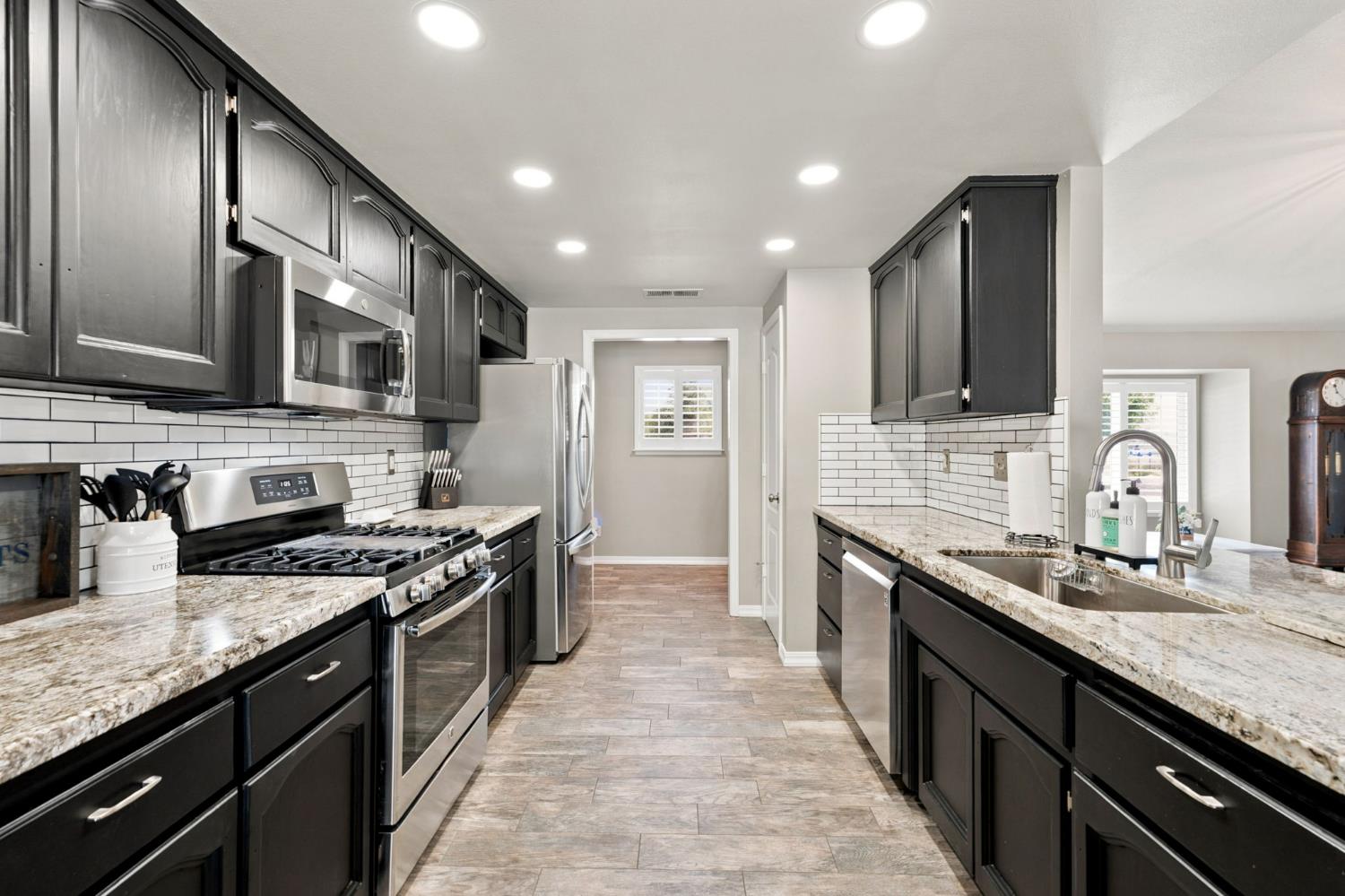 16176 Paula, Madera, CA 93636