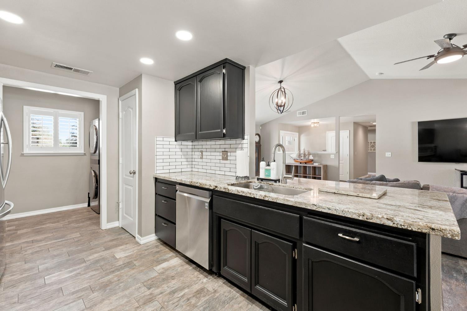 16176 Paula, Madera, CA 93636