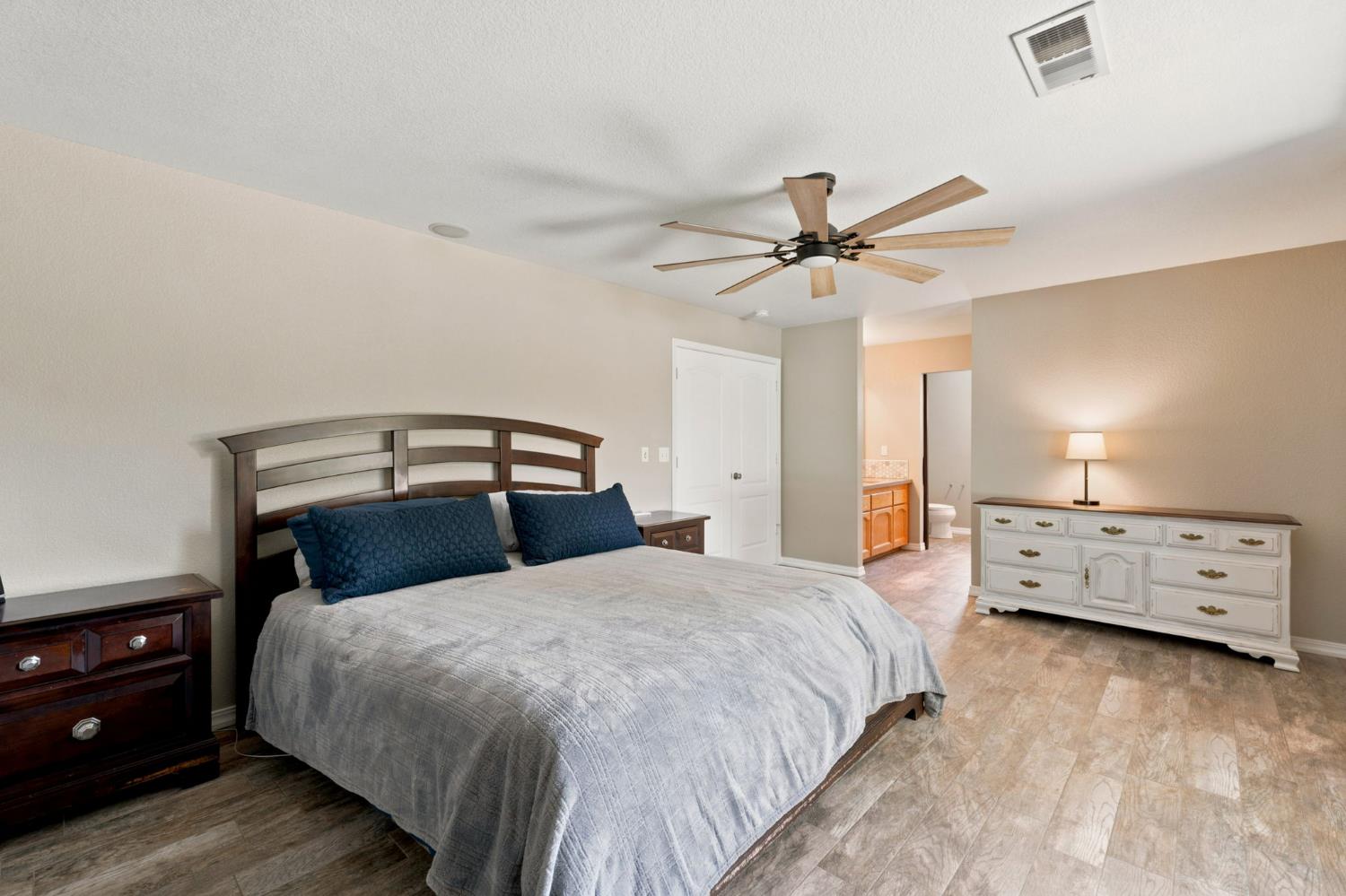 16176 Paula, Madera, CA 93636