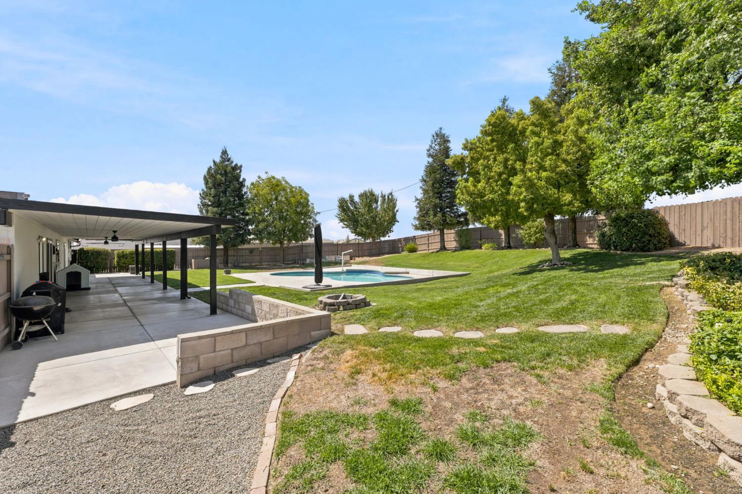 16176 Paula, Madera, CA 93636