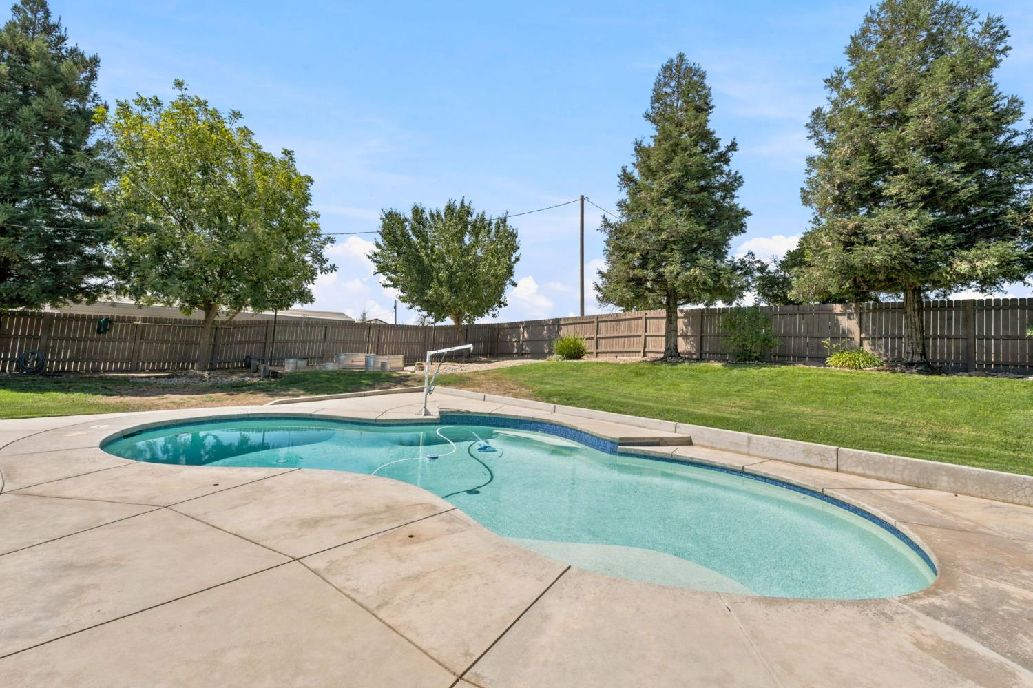 16176 Paula, Madera, CA 93636
