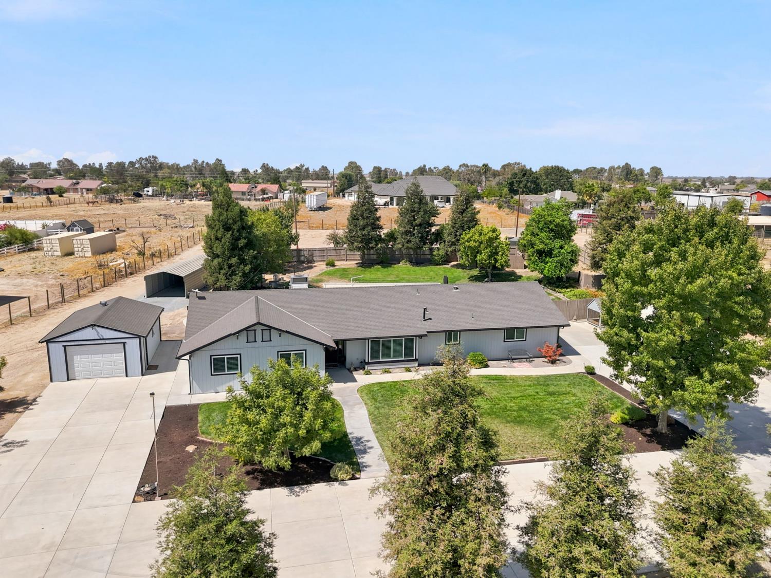 16176 Paula, Madera, CA 93636