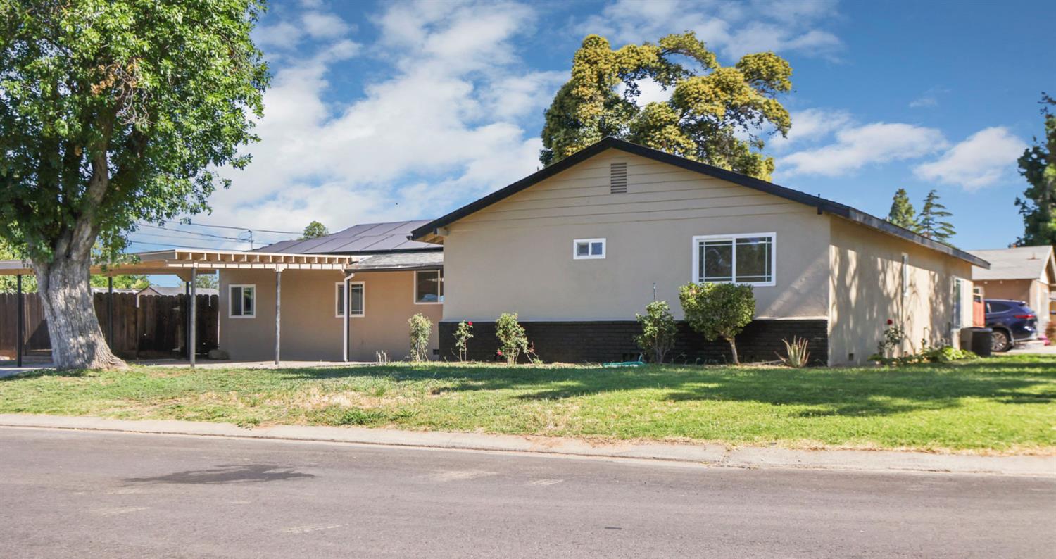 351 Alpine Dr, Merced, CA 95340
