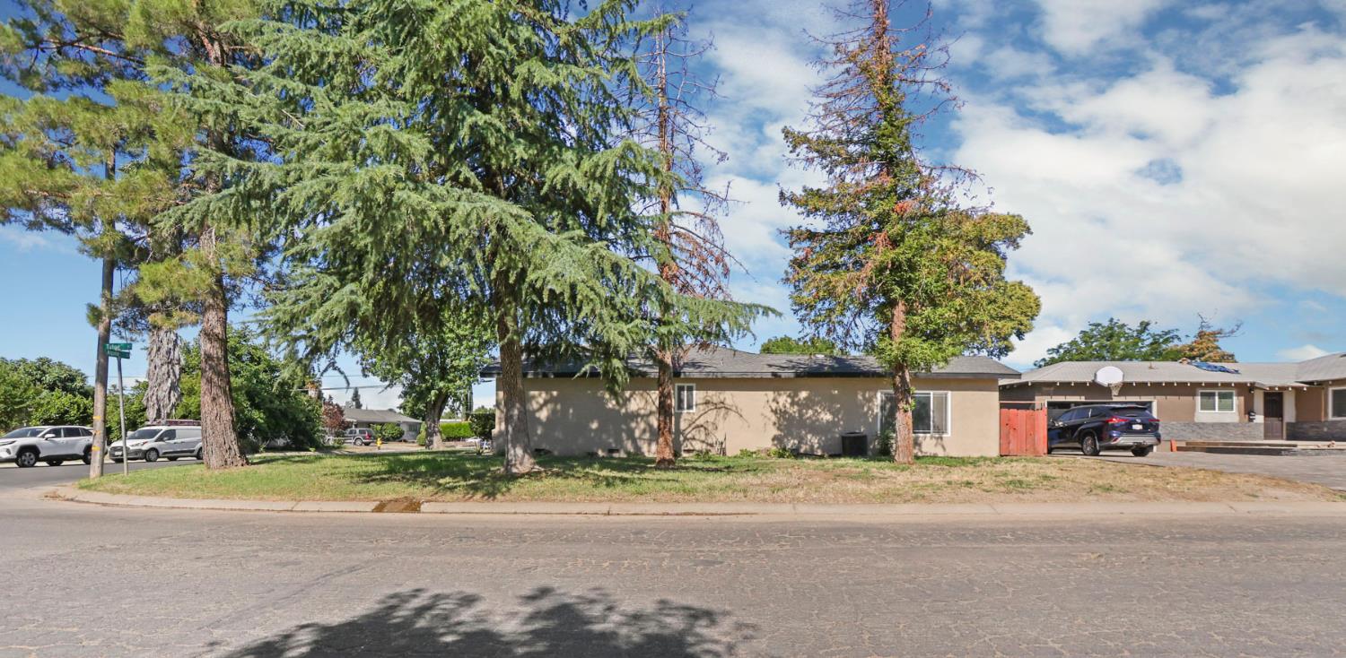 351 Alpine Dr, Merced, CA 95340
