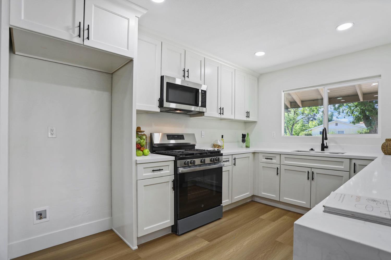351 Alpine Dr, Merced, CA 95340