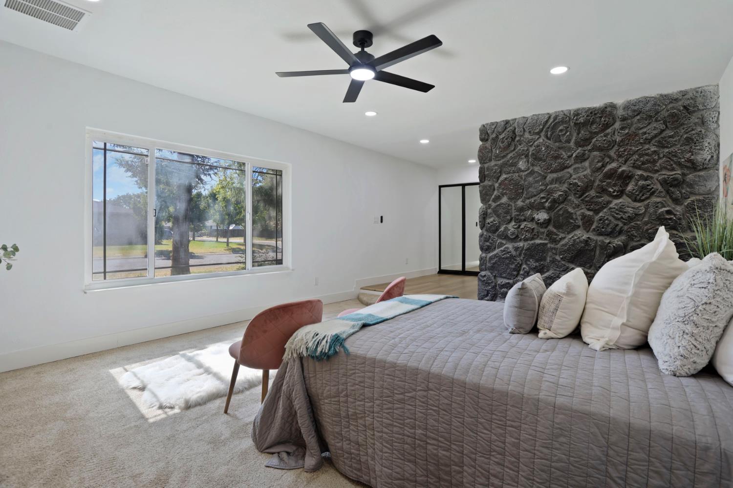 351 Alpine Dr, Merced, CA 95340