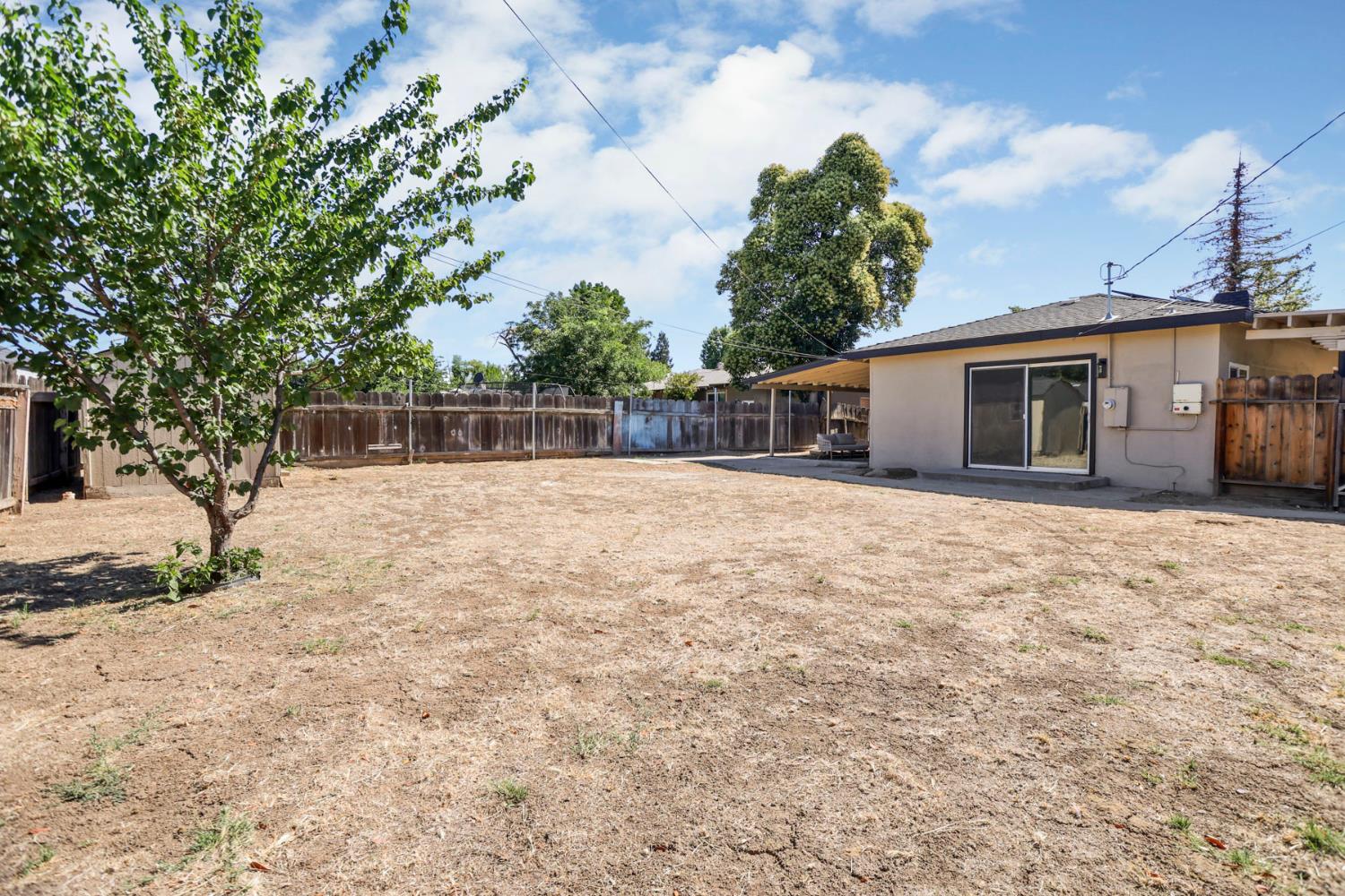 351 Alpine Dr, Merced, CA 95340