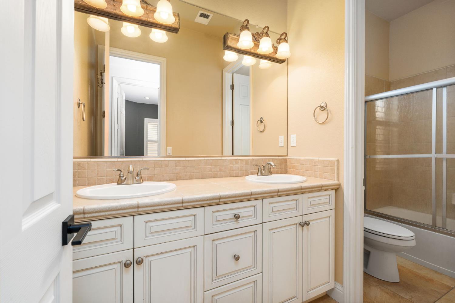 4133 N Morro Bay, Clovis, CA 93619