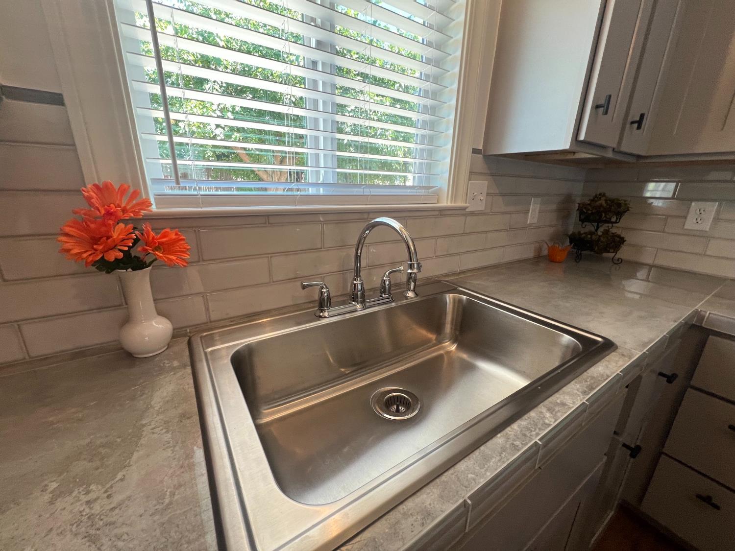 55 E Lorena Ave, Fresno, CA 93706