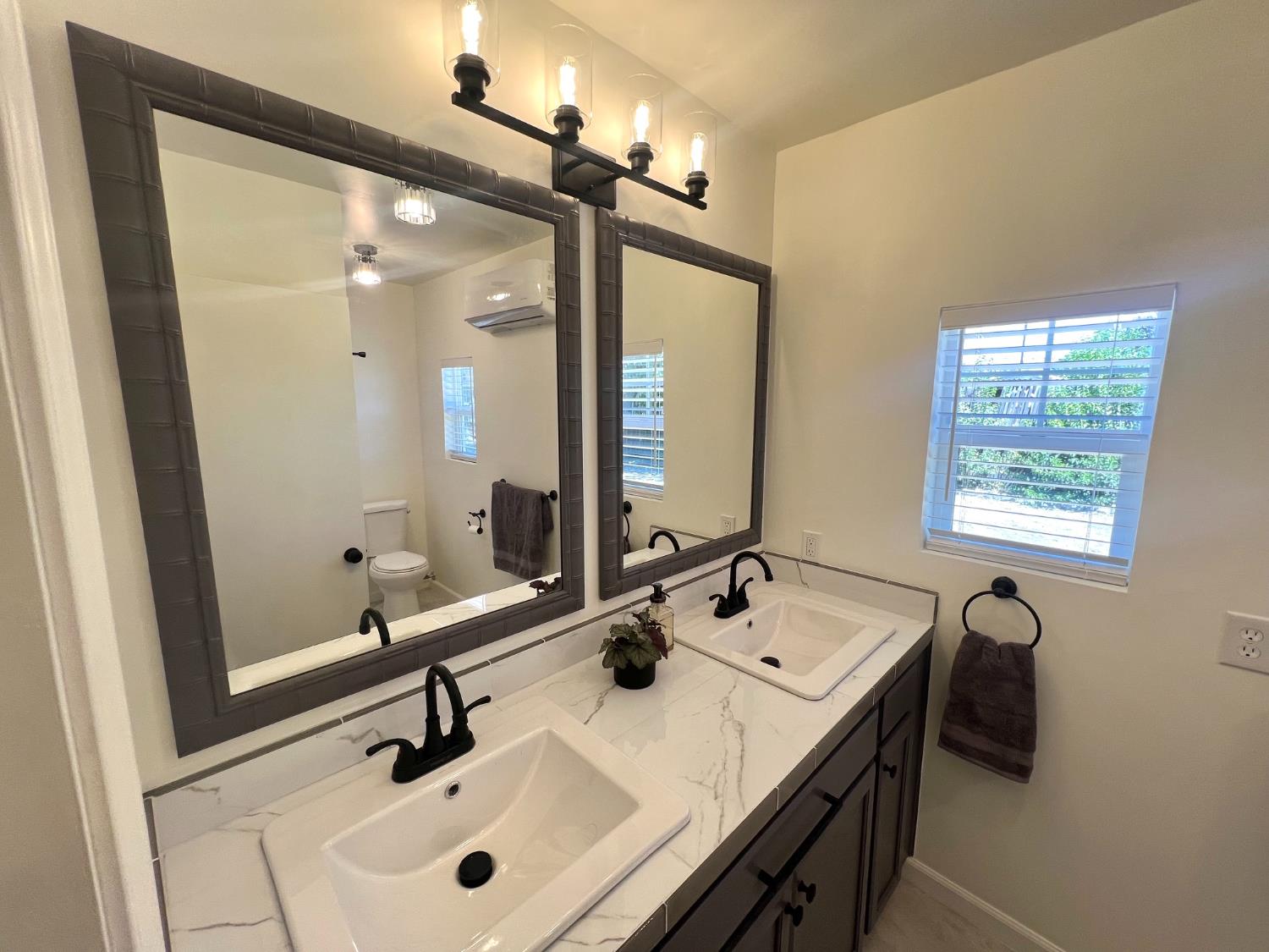 55 E Lorena Ave, Fresno, CA 93706