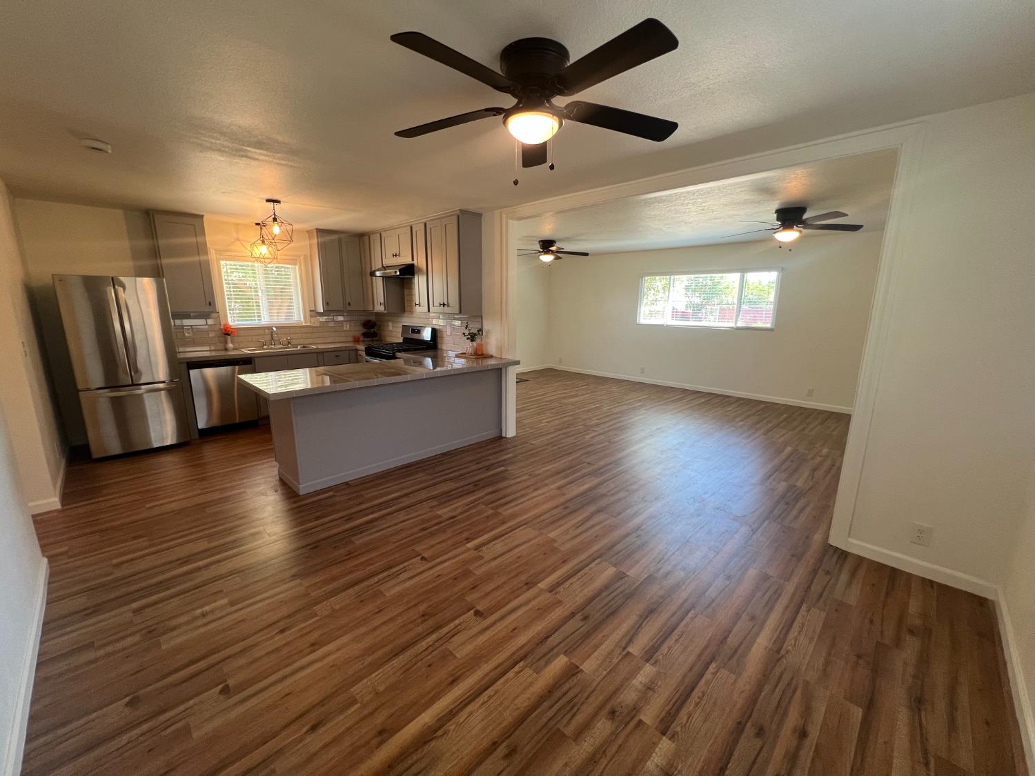 55 E Lorena Ave, Fresno, CA 93706