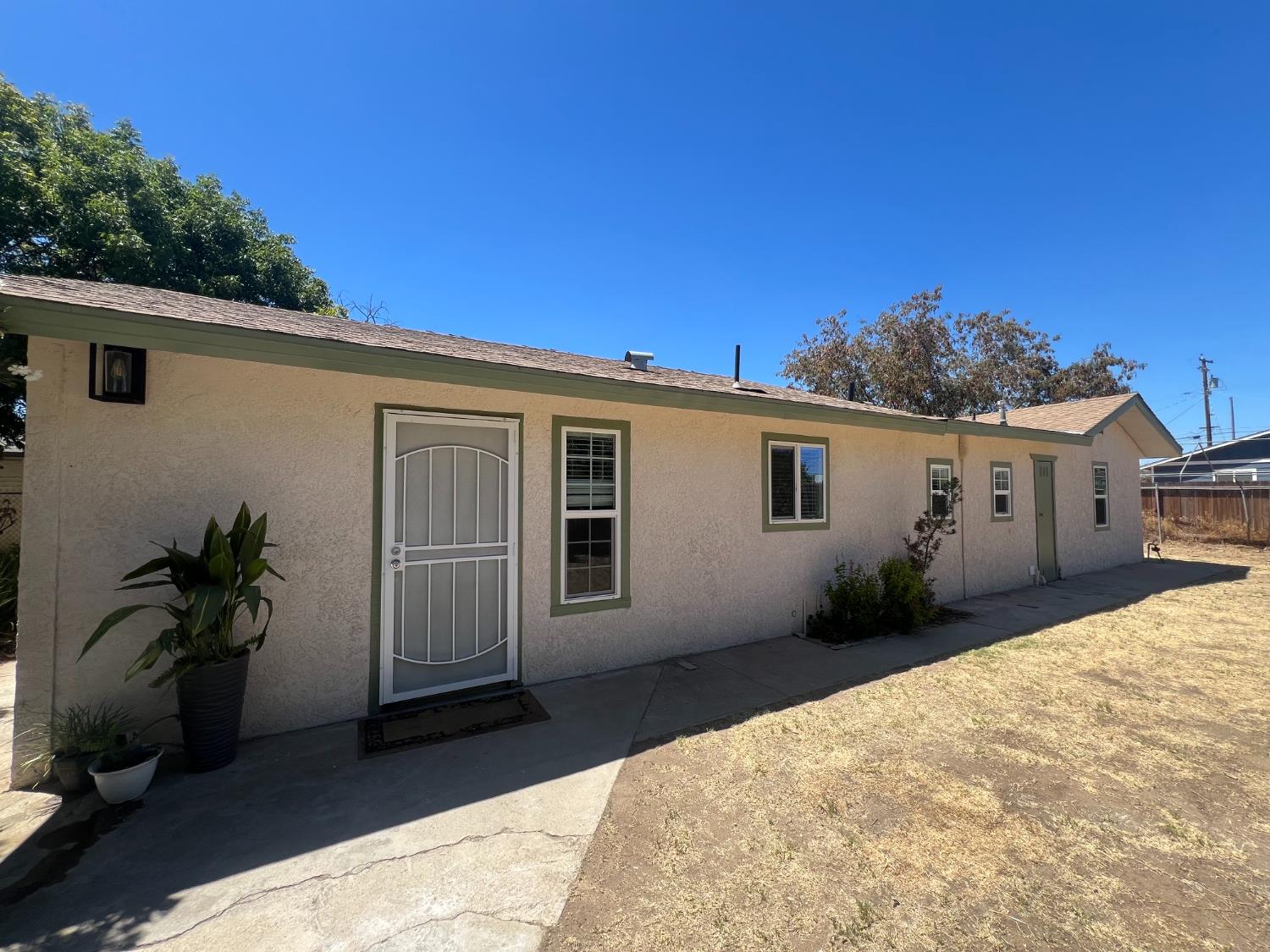 55 E Lorena Ave, Fresno, CA 93706