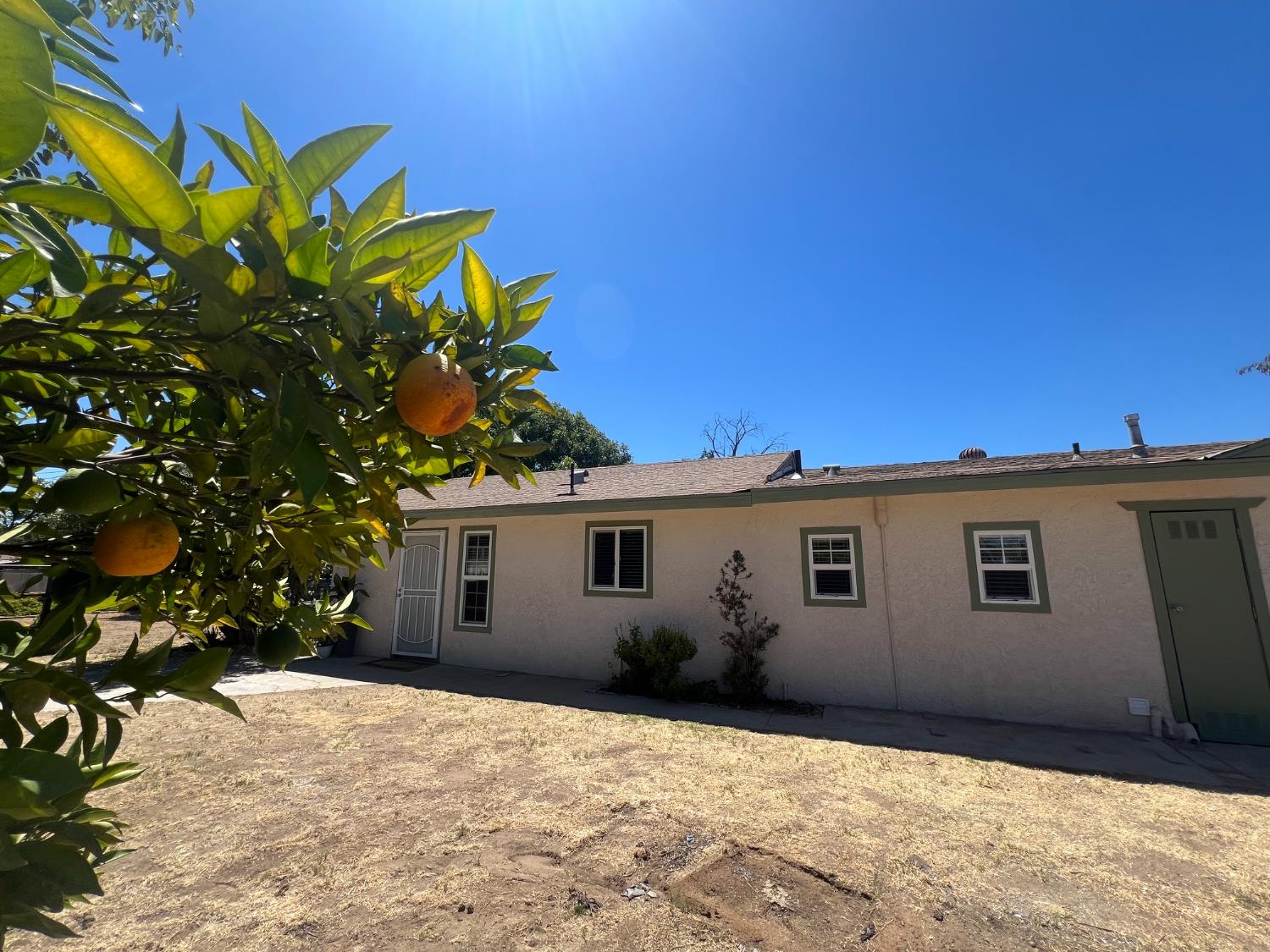 55 E Lorena Ave, Fresno, CA 93706