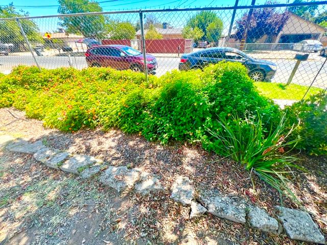 55 E Lorena Ave, Fresno, CA 93706