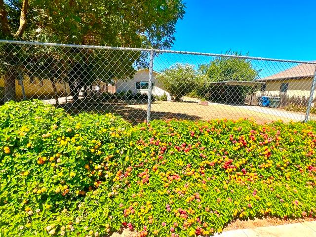 55 E Lorena Ave, Fresno, CA 93706