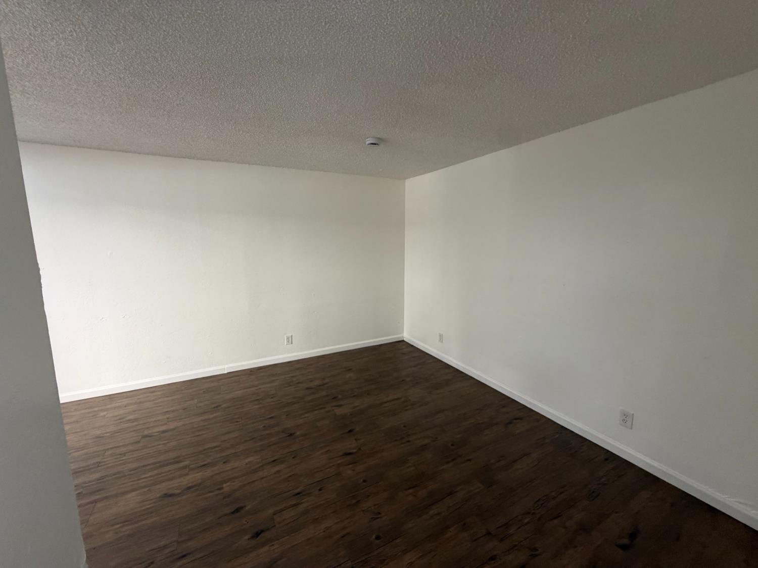 800 W Murray Ave, Visalia, CA 93291