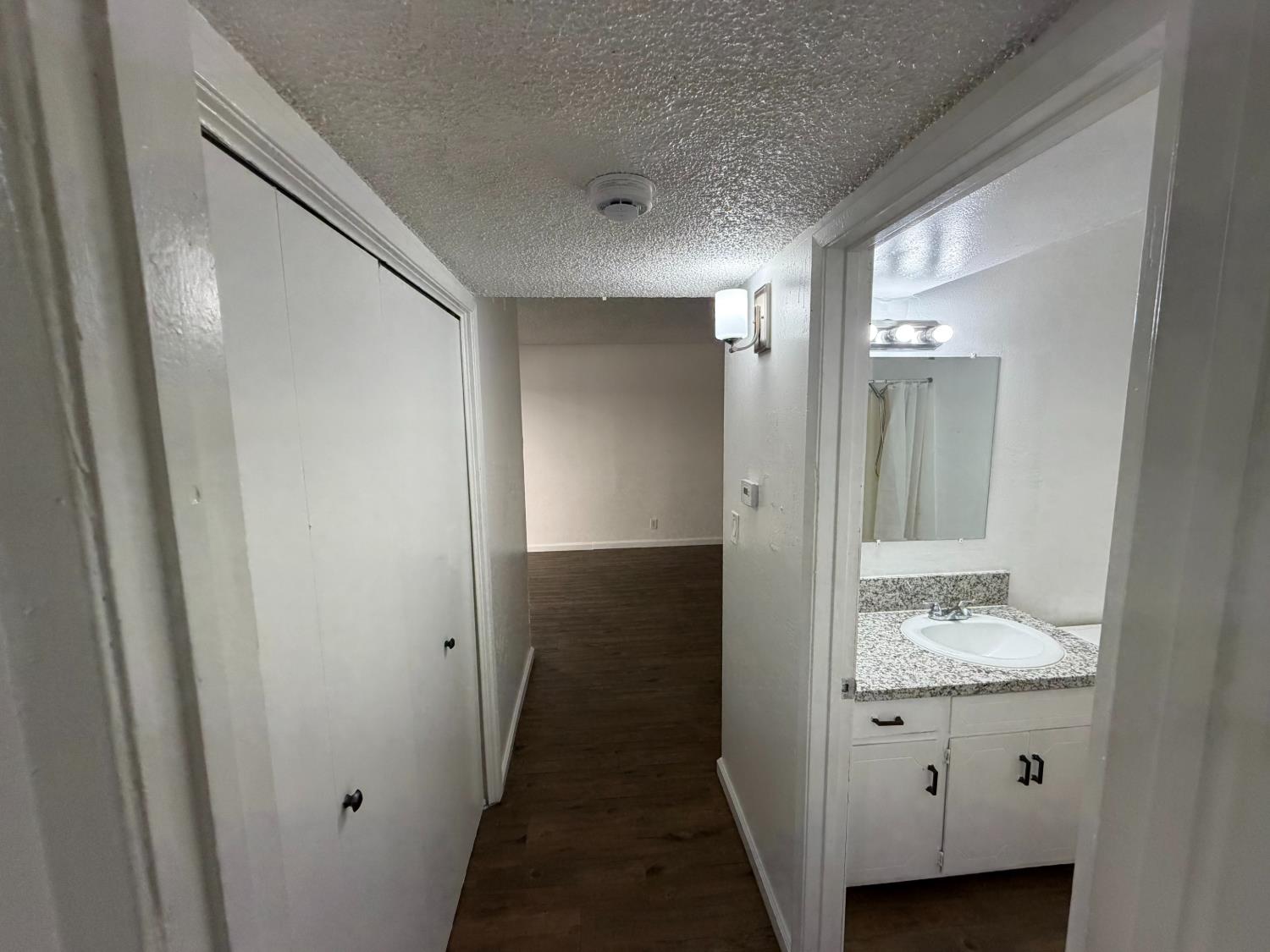 800 W Murray Ave, Visalia, CA 93291