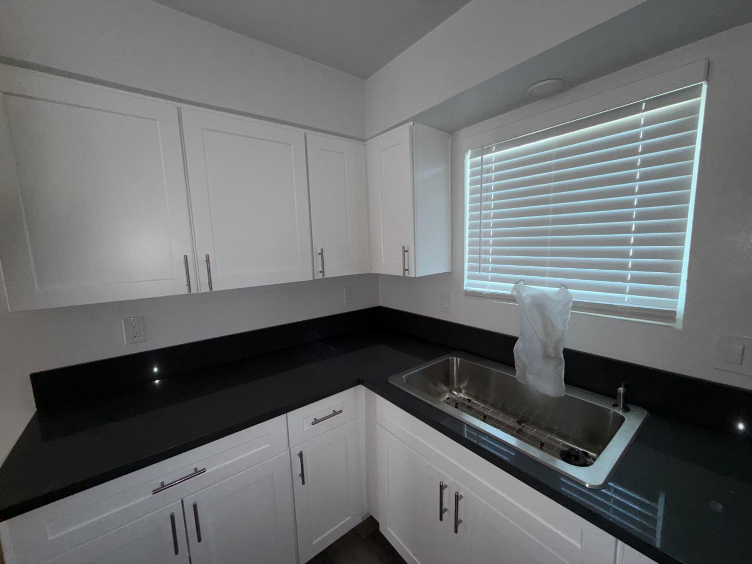 800 W Murray Ave, Visalia, CA 93291
