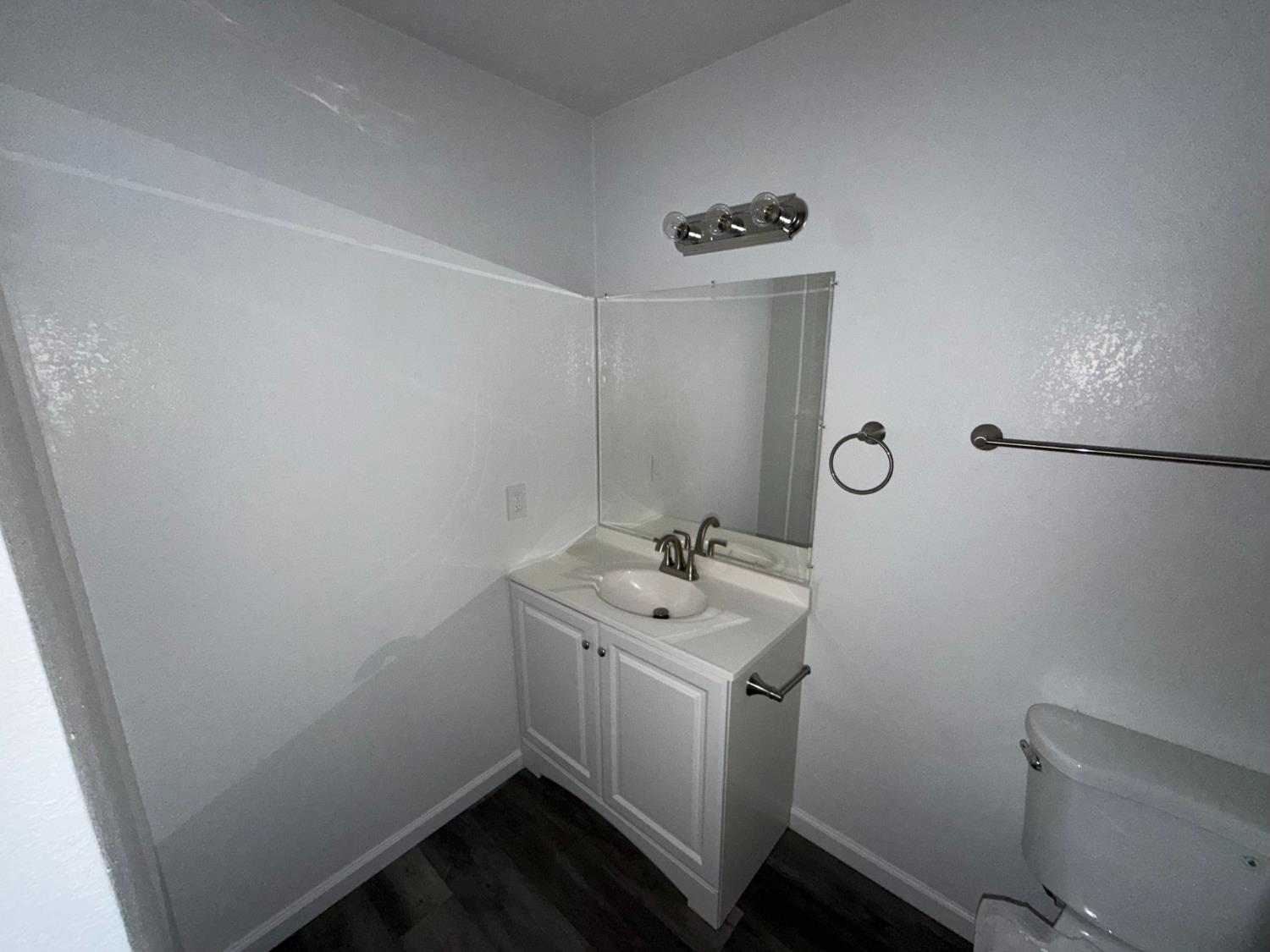800 W Murray Ave, Visalia, CA 93291