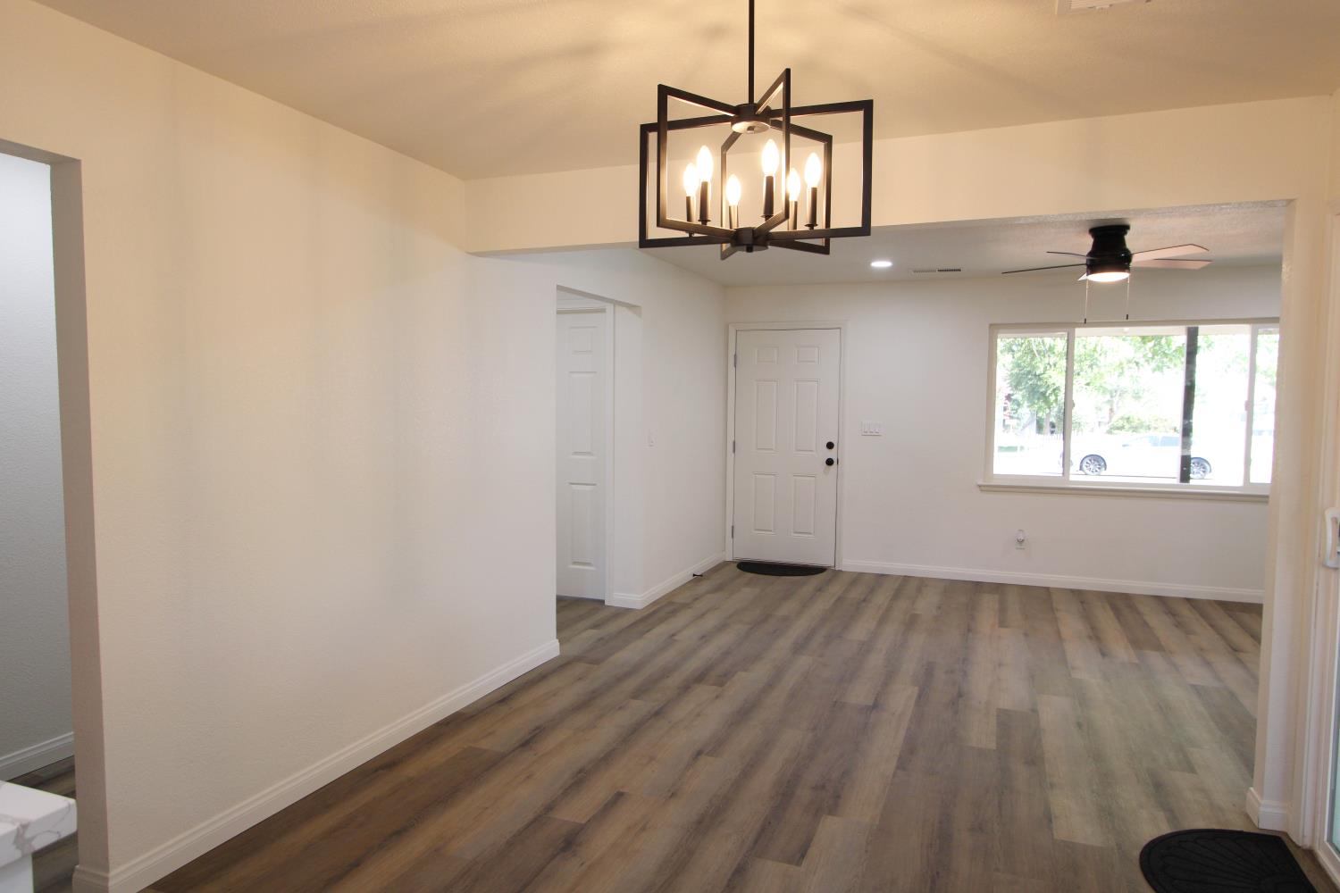 1537 W Hampton Way, Fresno, CA 93705