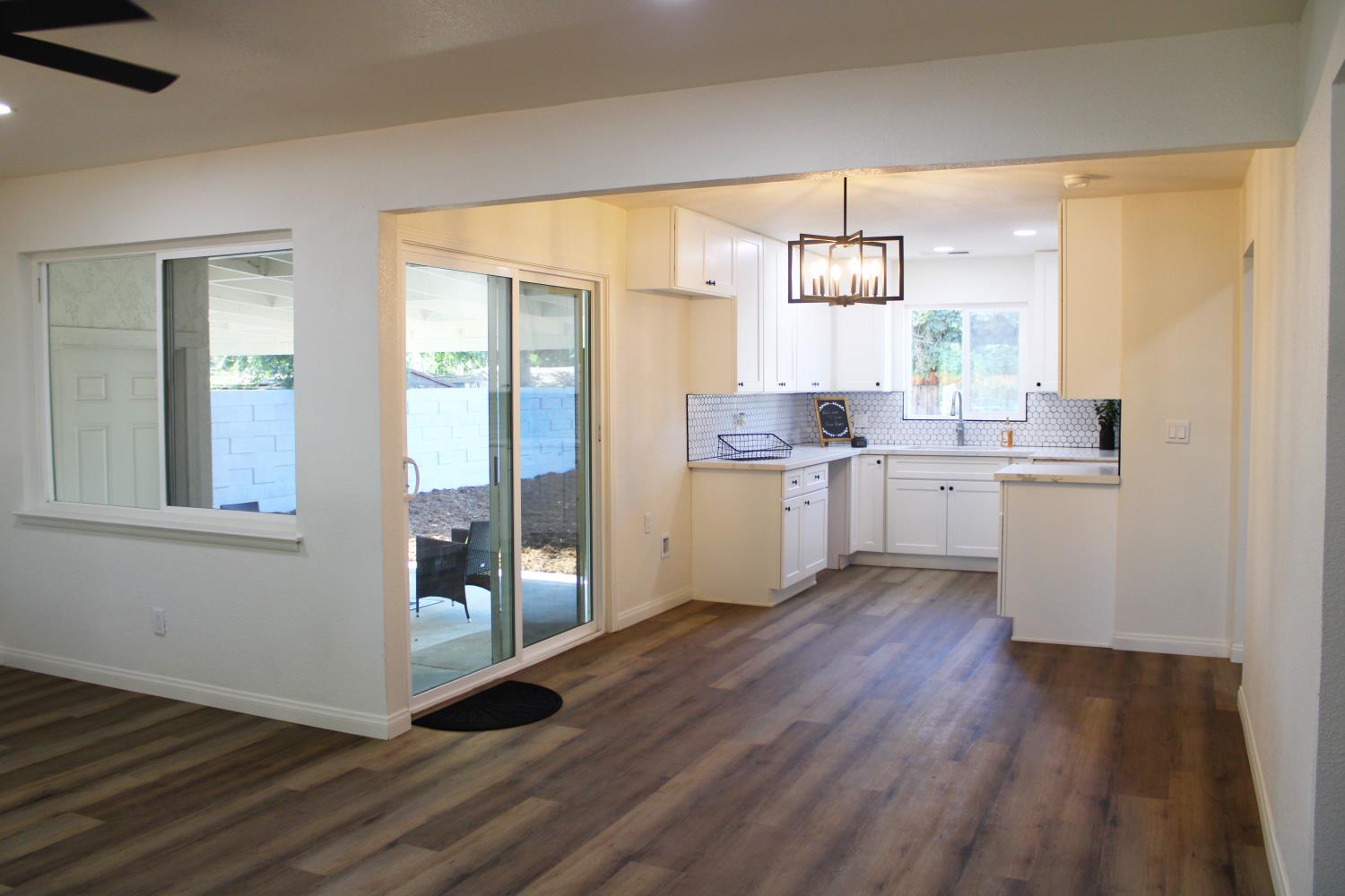 1537 W Hampton Way, Fresno, CA 93705