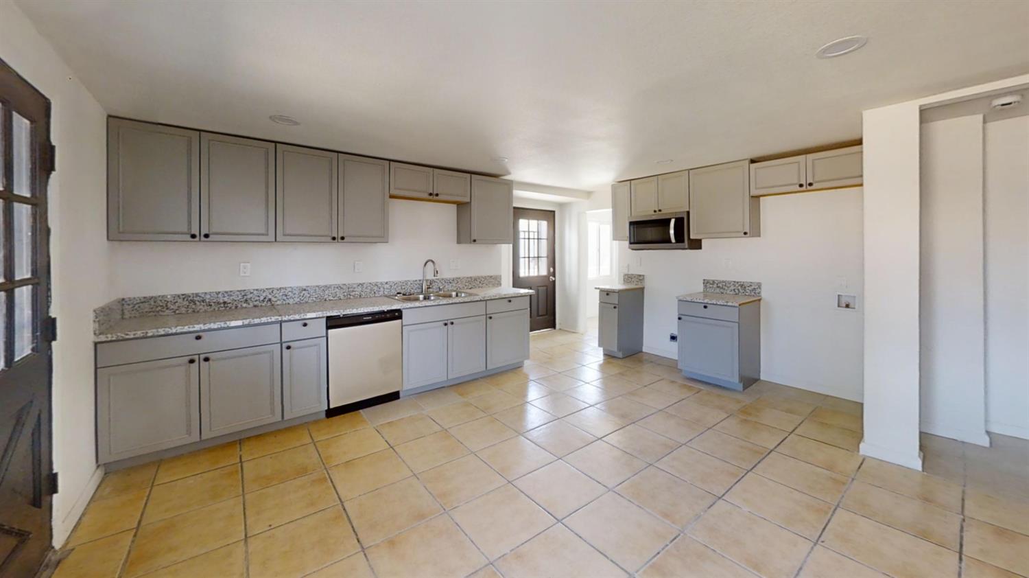 223 Buchanan St, Coalinga, CA 93210